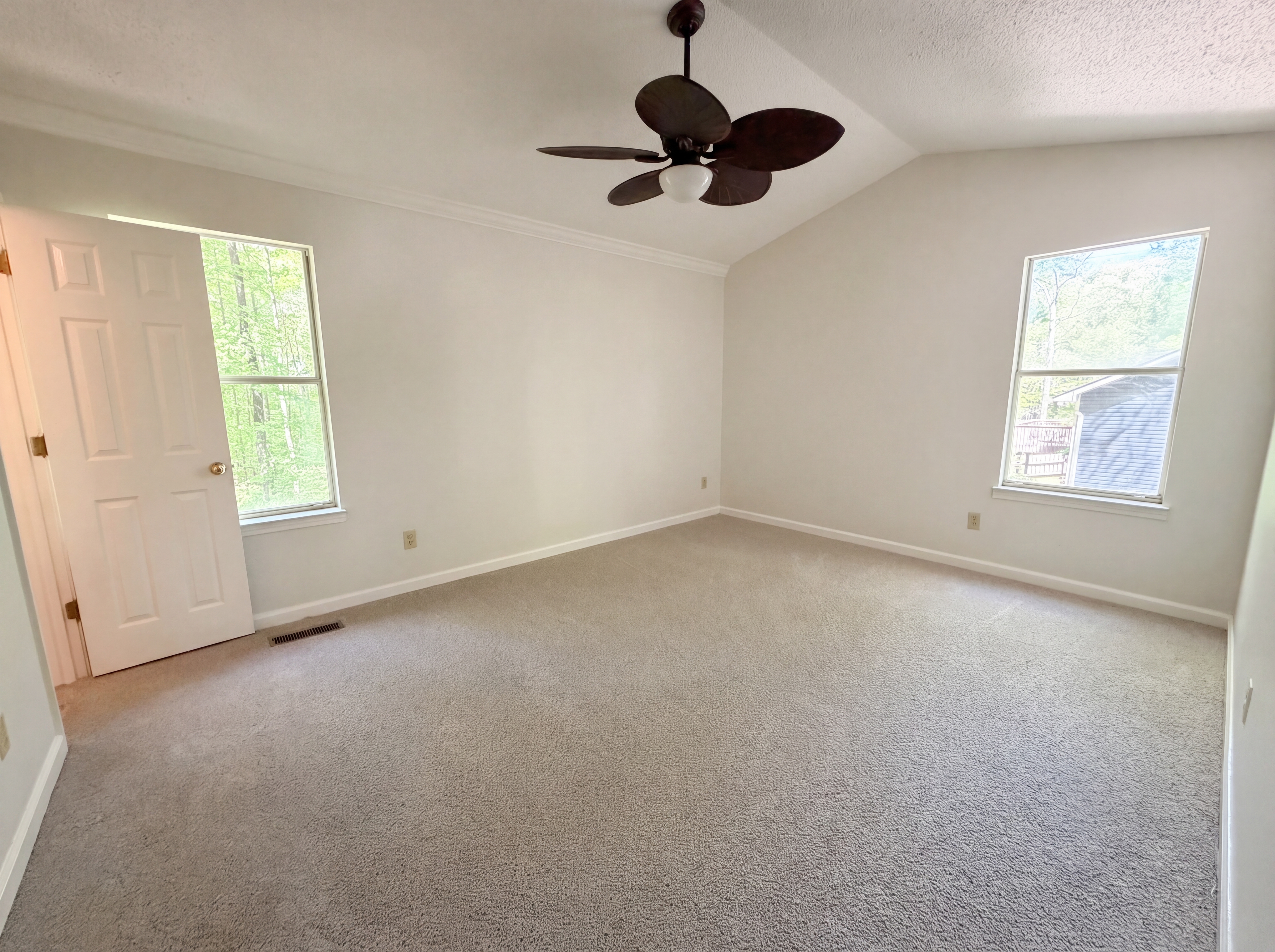 Photo 7 of 20 of 5816 Janet Dr, Trussville, AL