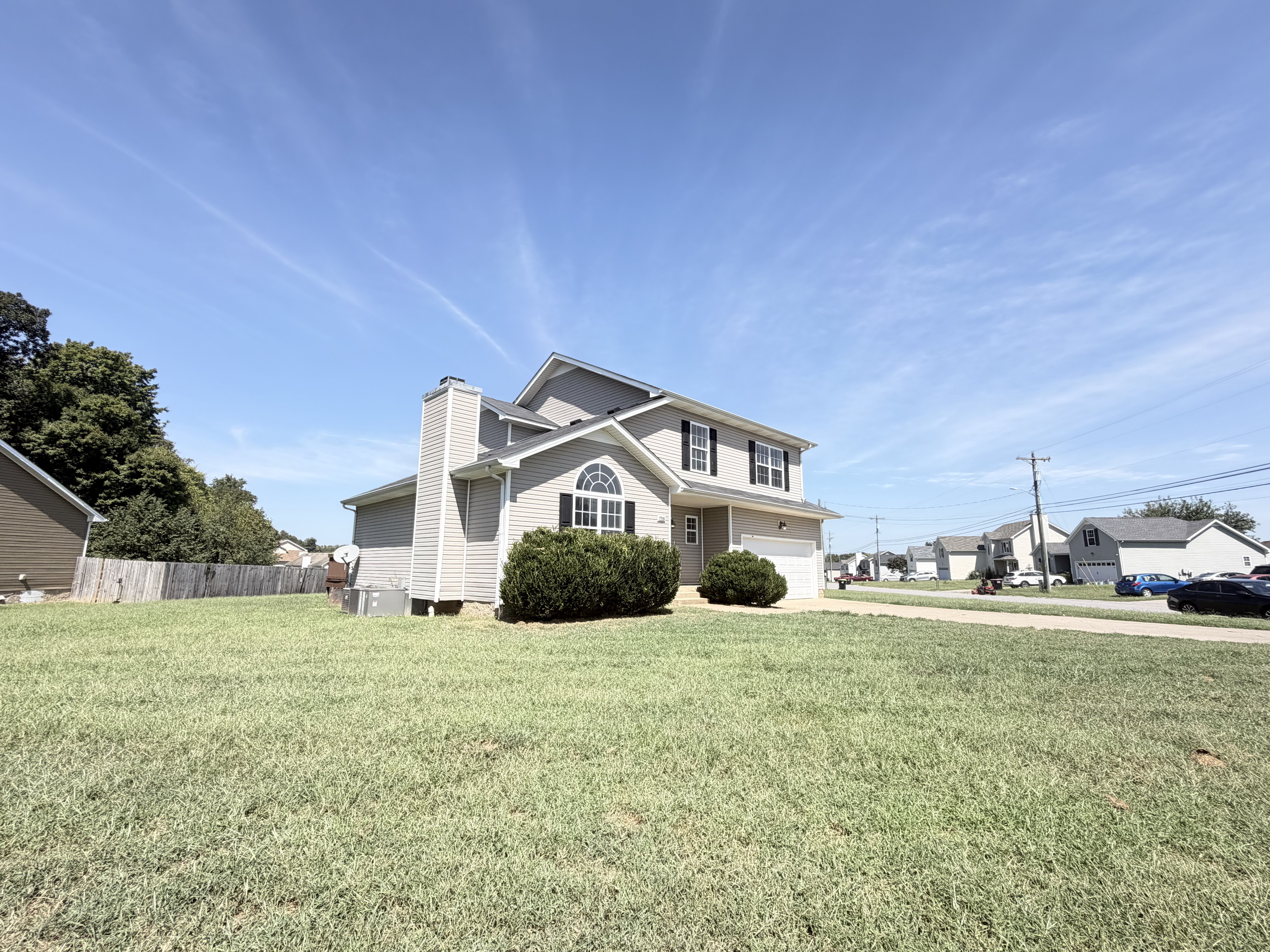 Photo 3 of 23 of 3782 Man O War Blvd, Clarksville, TN