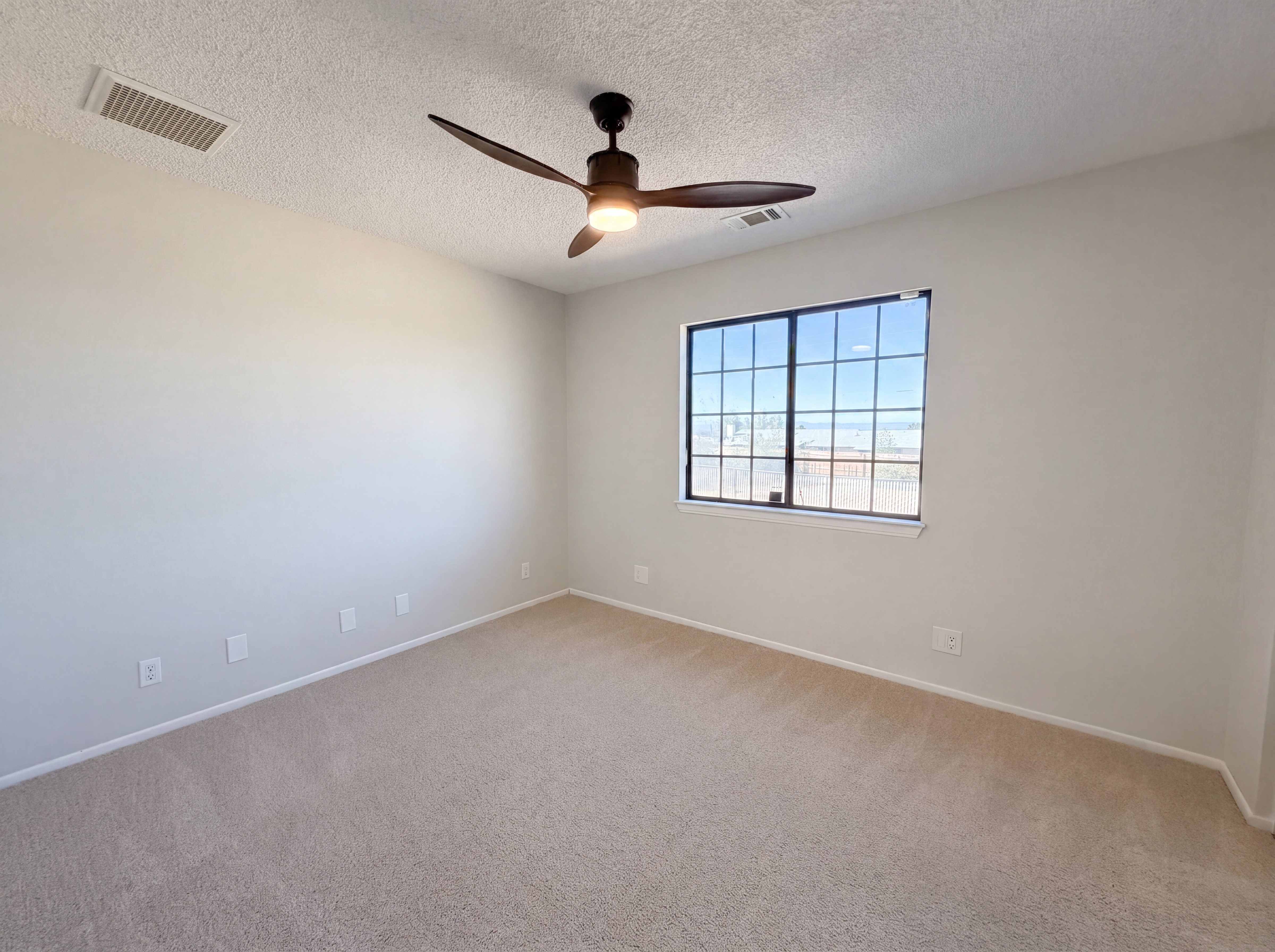 Photo 16 of 29 of 15852 Mandan Rd, Apple Valley, CA