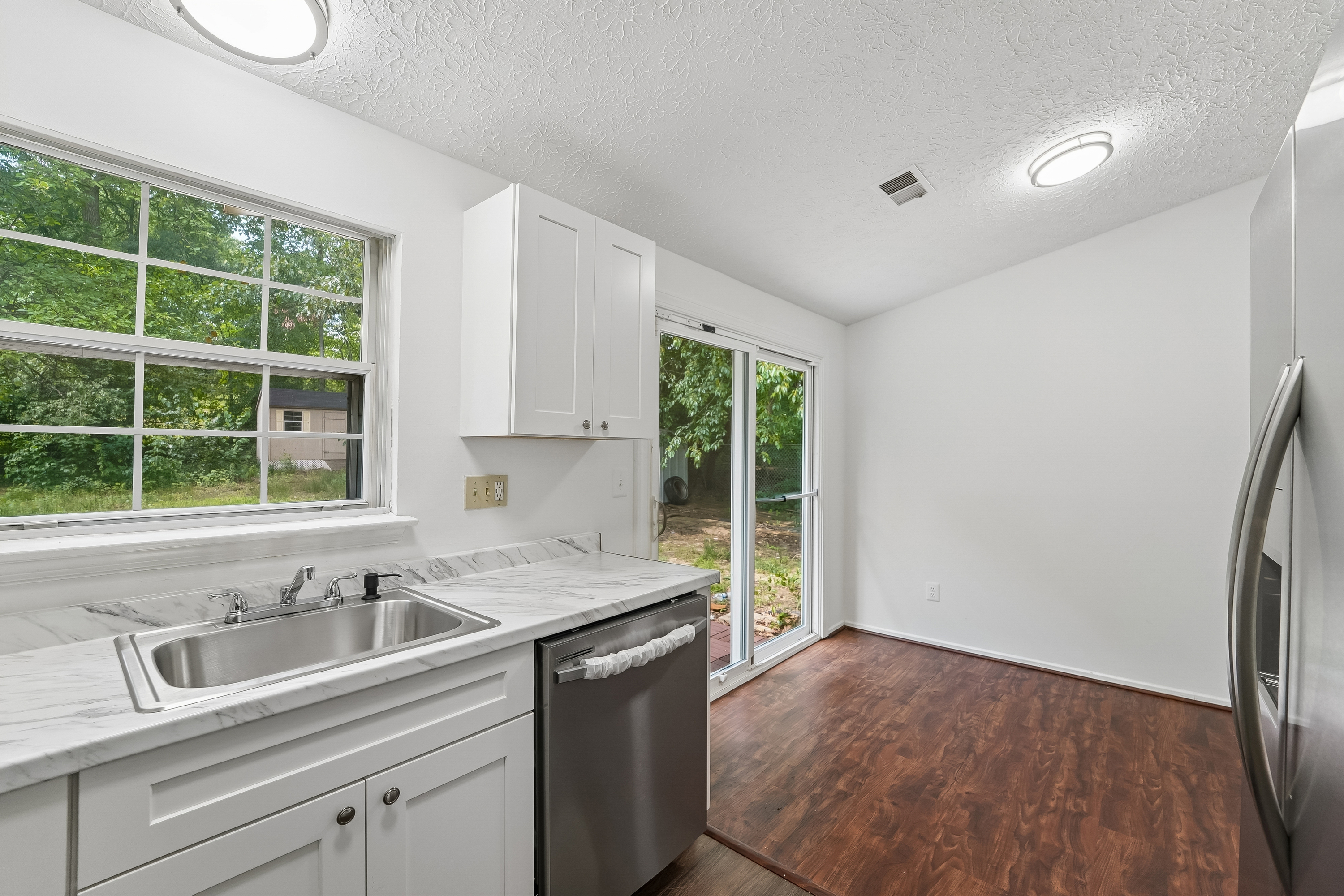 Photo 11 of 19 of 1502 Clearfield Cir, Severn, MD