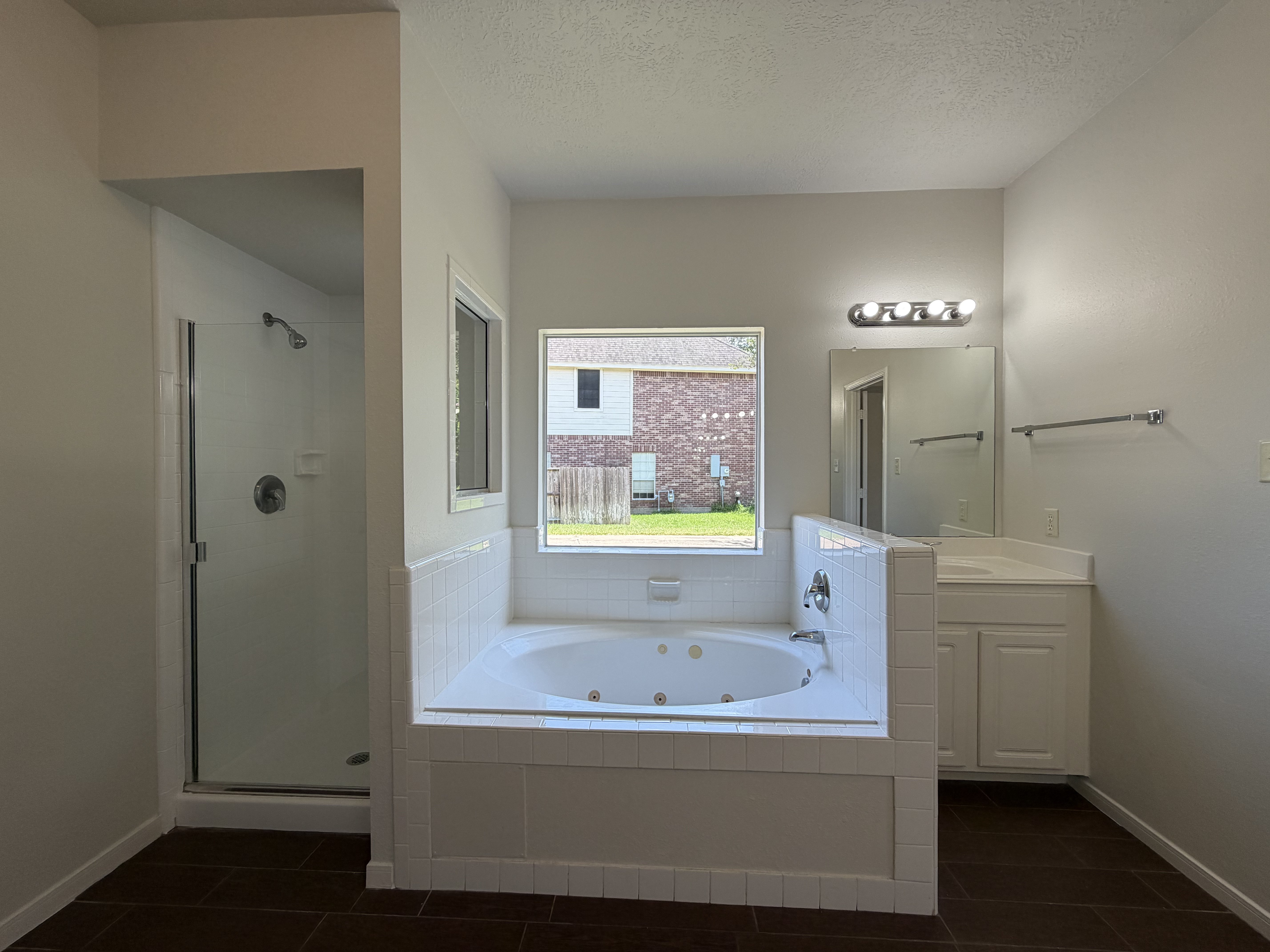 Photo 16 of 30 of 2854 Everett Dr, Friendswood, TX