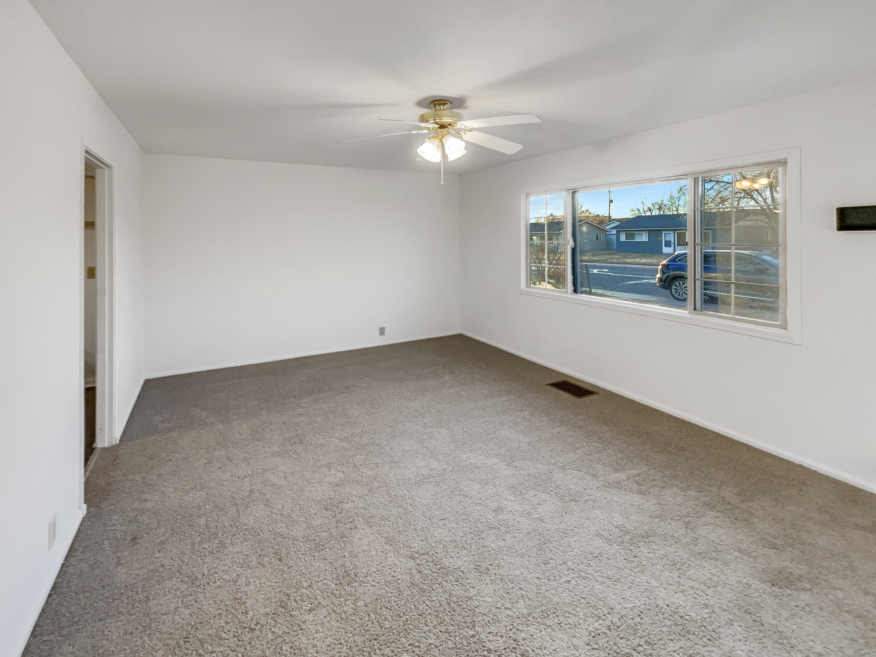 Photo 8 of 17 of 1204 Rockwood Ave, Colorado Springs, CO