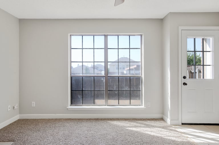 Photo 11 of 25 - 7317 Kingswood Cir, Fort Worth, TX 76133