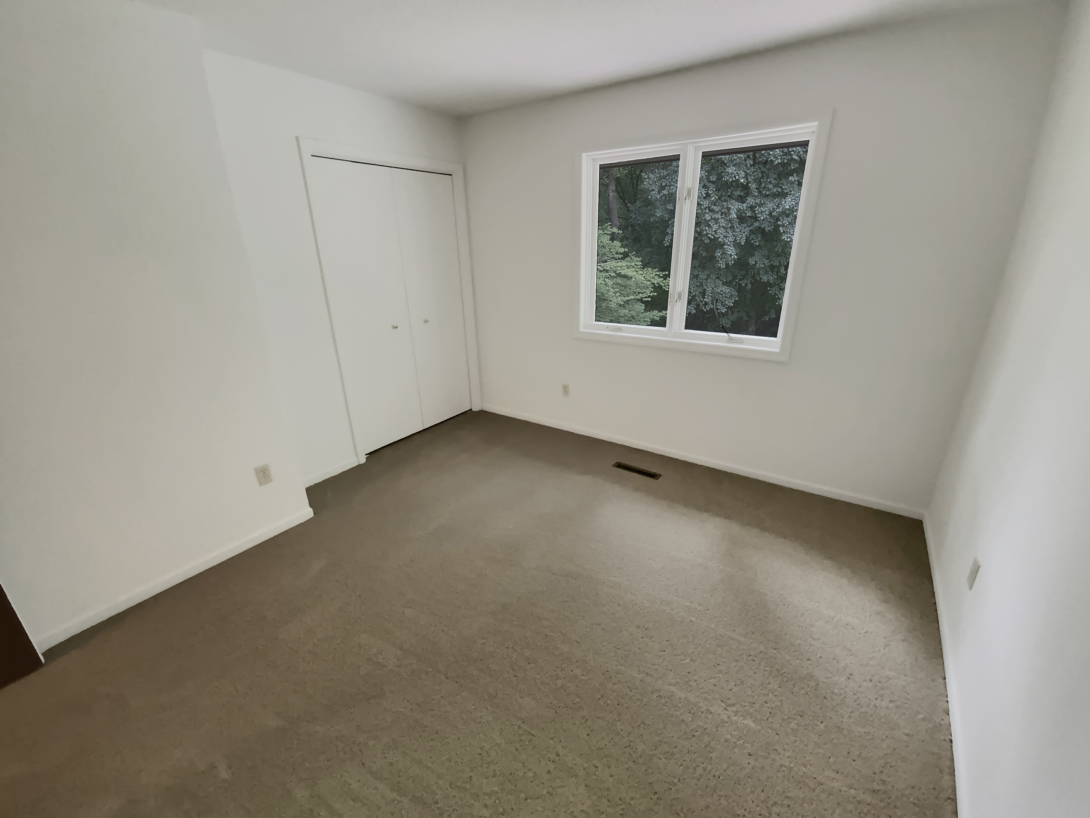 Photo 17 of 21 of 6991 Edenvale Blvd, Eden Prairie, MN