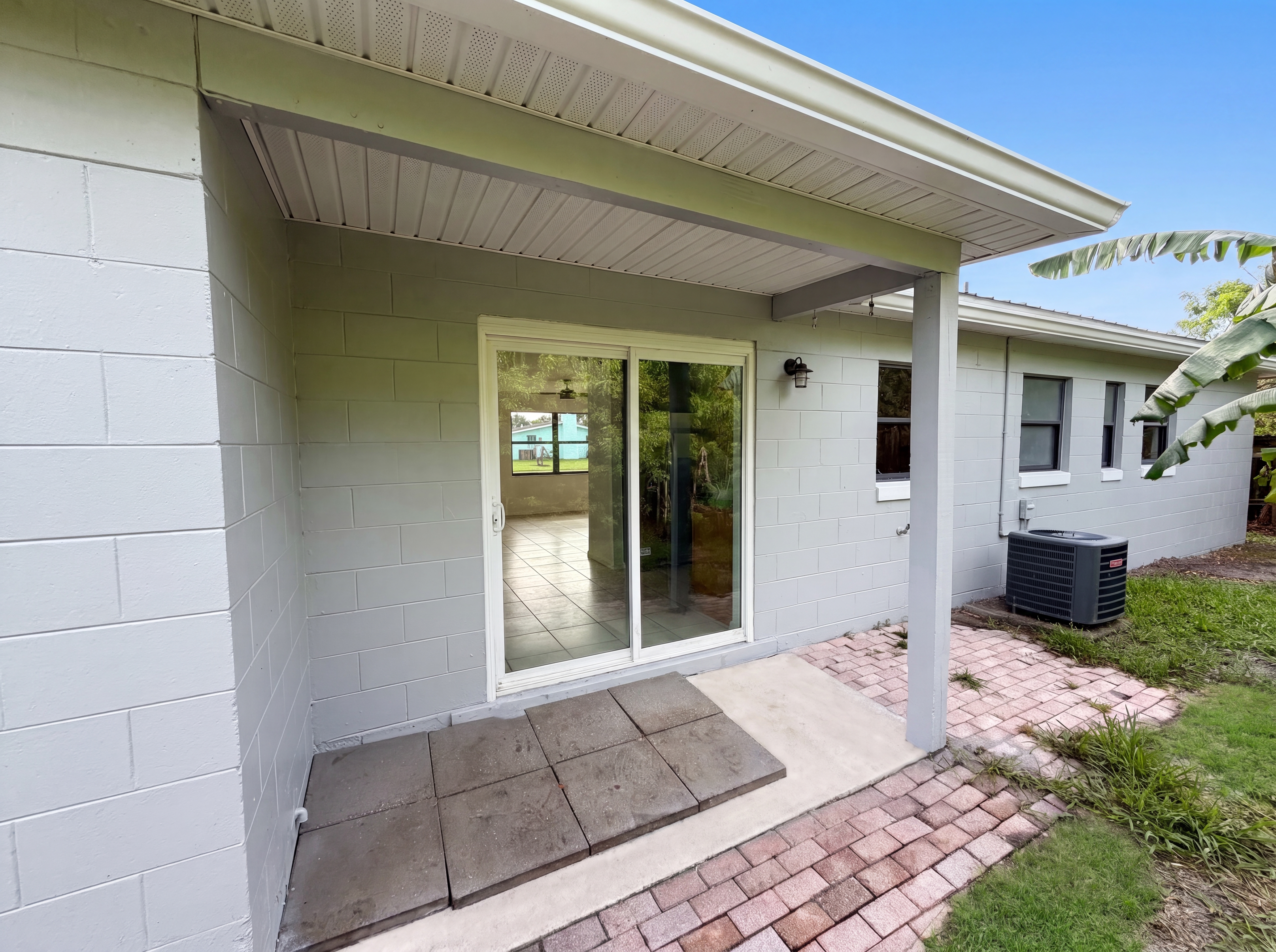 Photo 5 of 26 of 2535 Stratford Dr, Cocoa, FL
