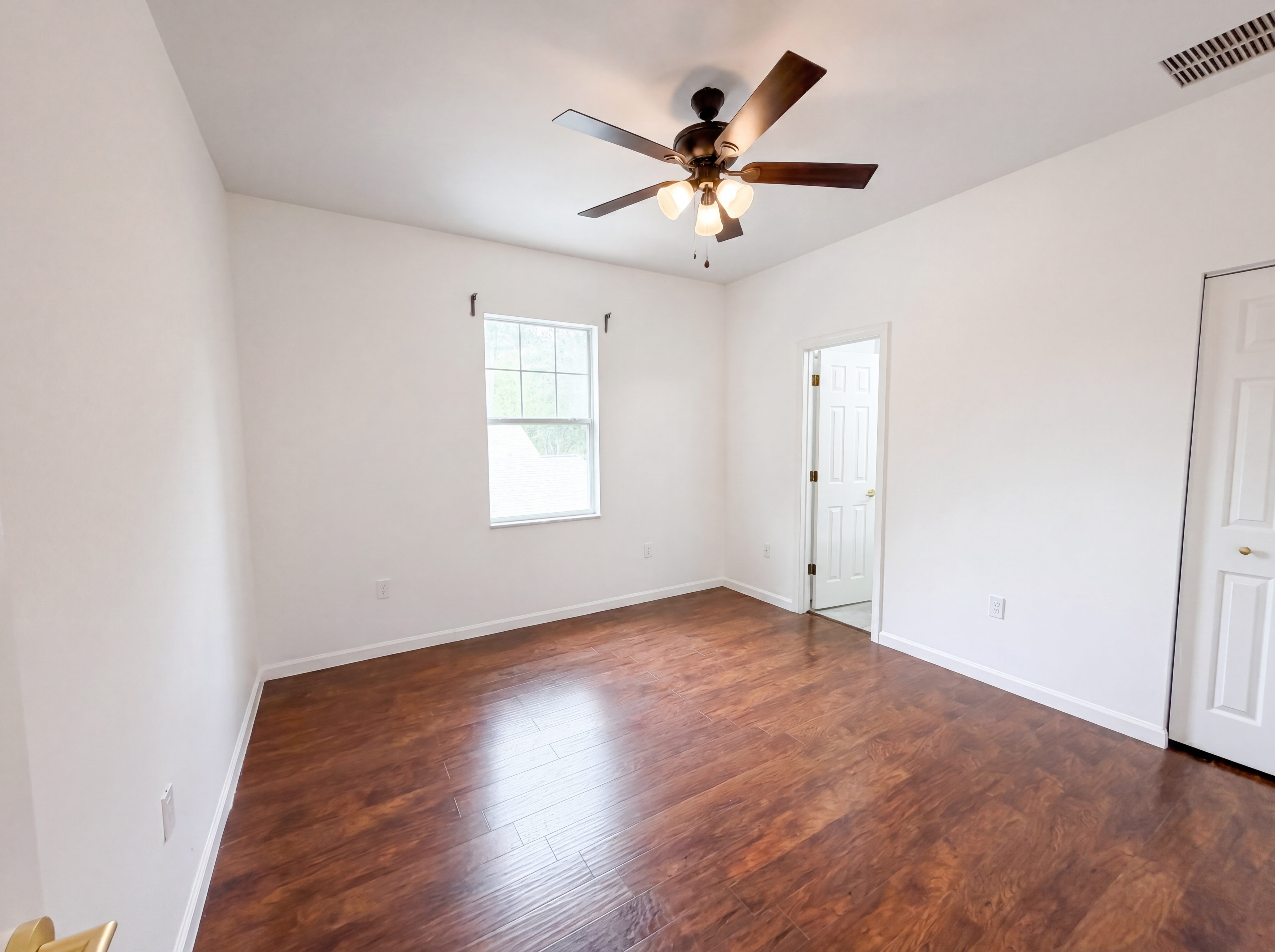 Photo 4 of 31 of 9405 SW 31st Ln, Gainesville, FL