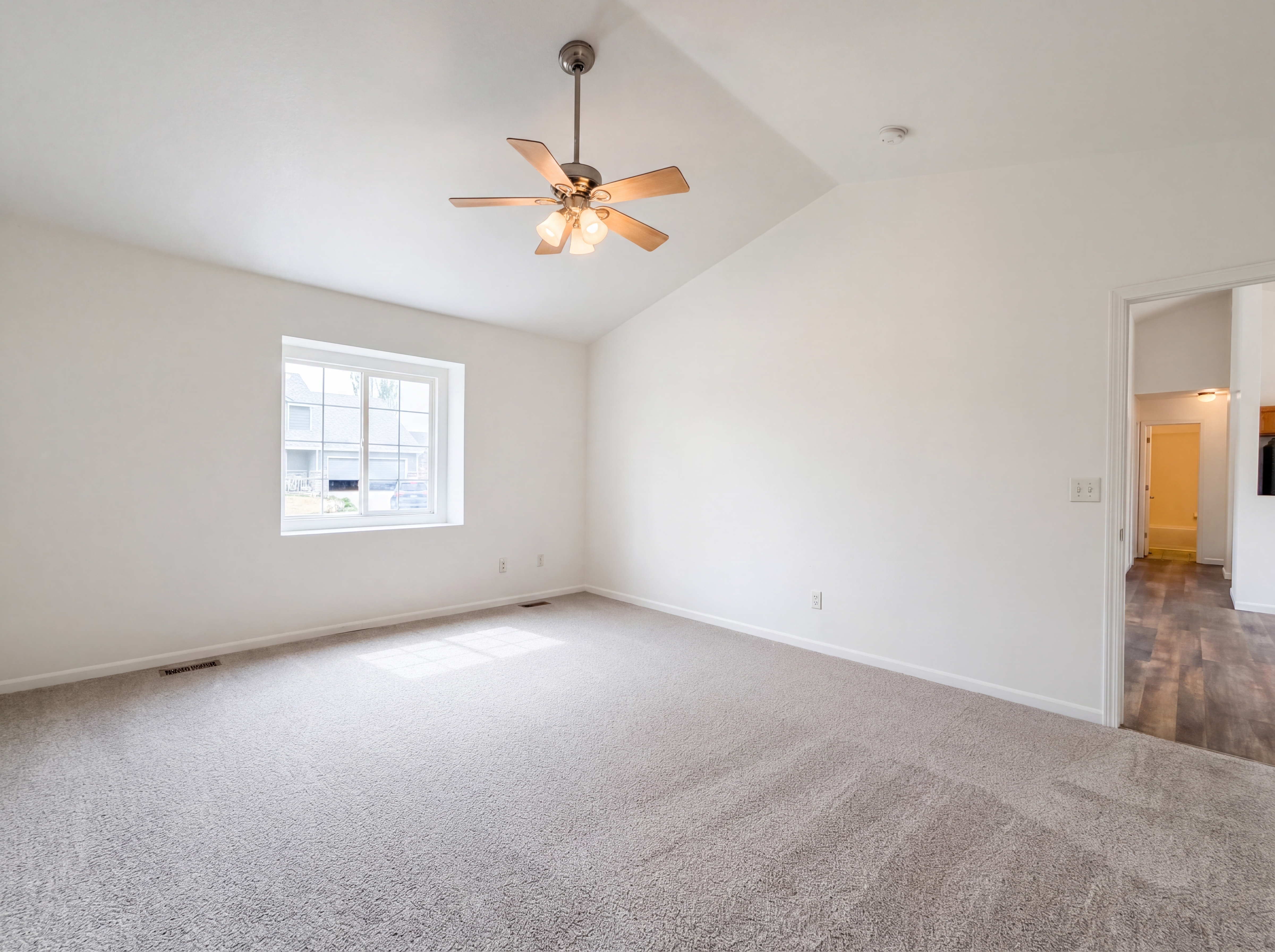 Photo 4 of 50 of 4098 La Junta Dr, Loveland, CO