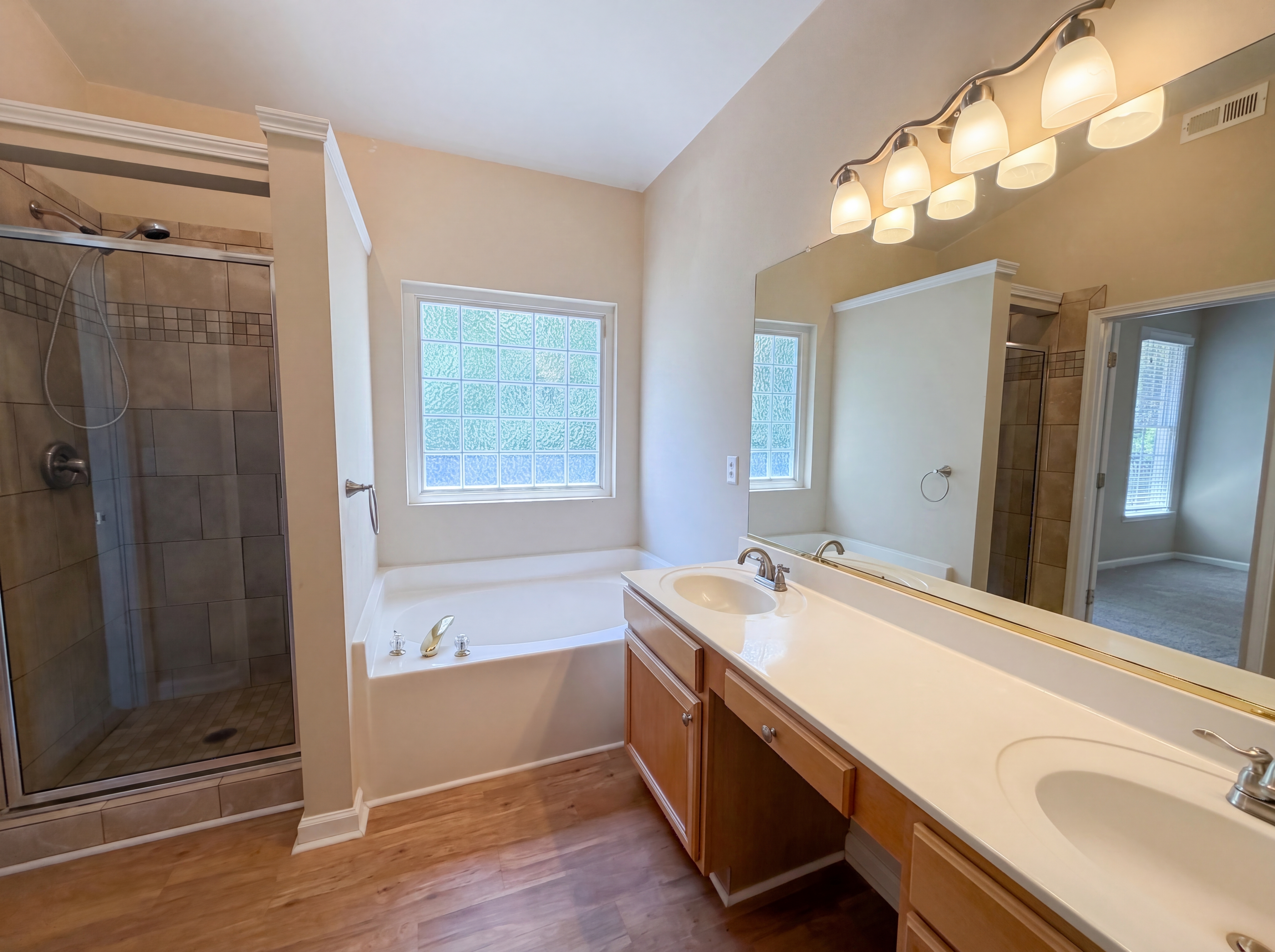 Photo 16 of 18 of 4732 Alderbrook Ln, Durham, NC