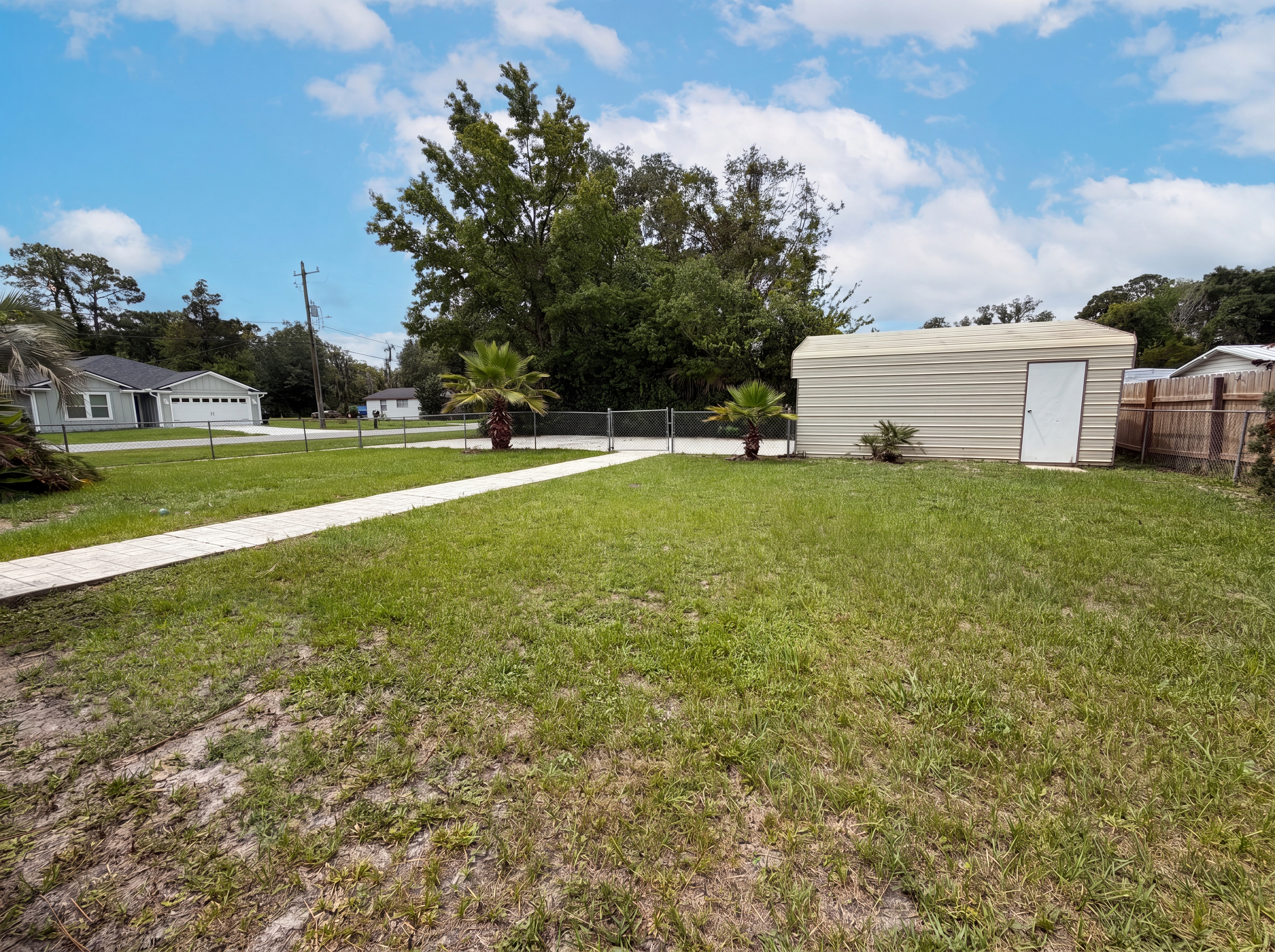 Photo 7 of 23 of 5655 Kimbrell Dr S, Jacksonville, FL