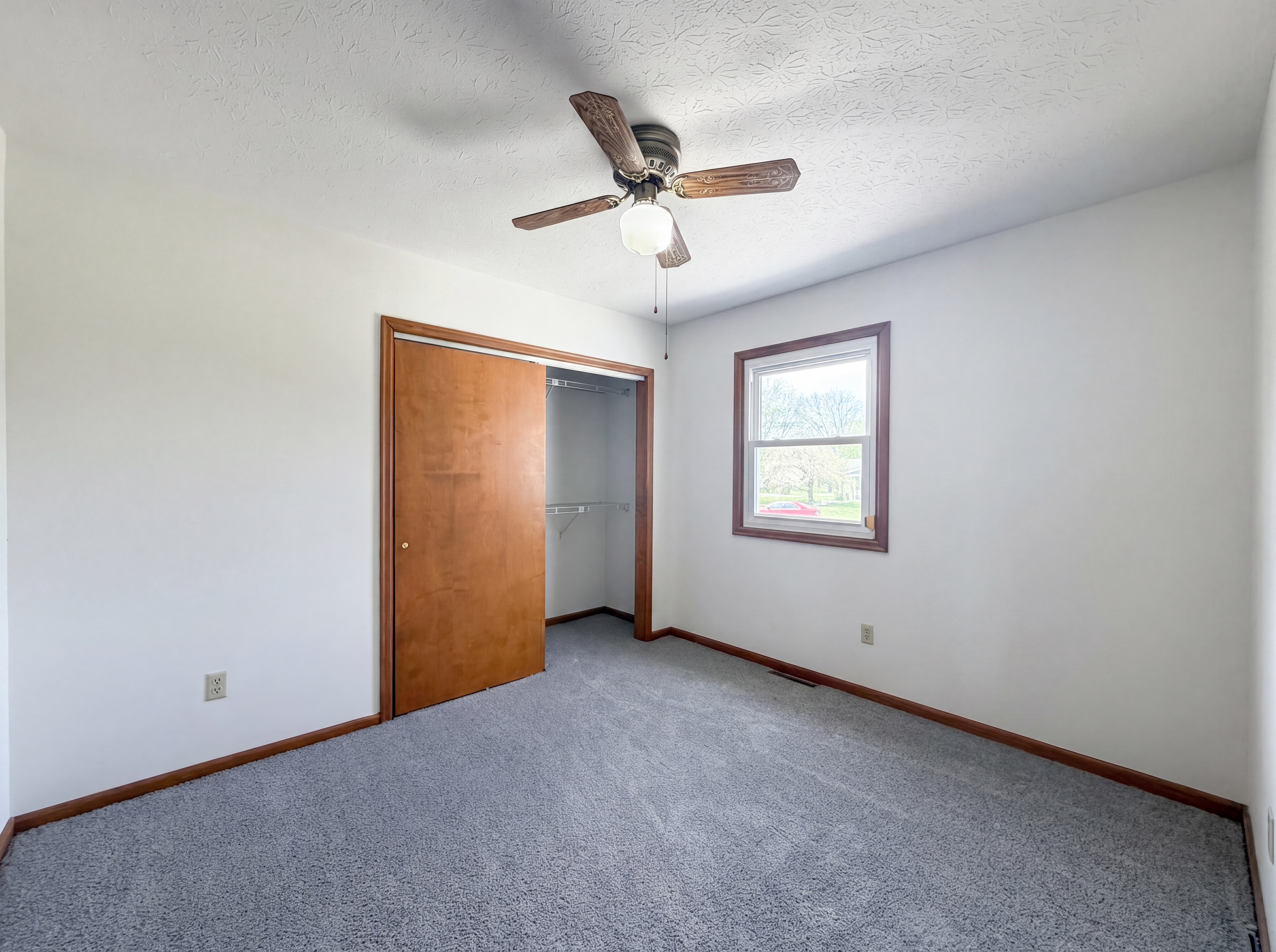 Photo 4 of 31 of 610 Executive Blvd, Delaware, OH