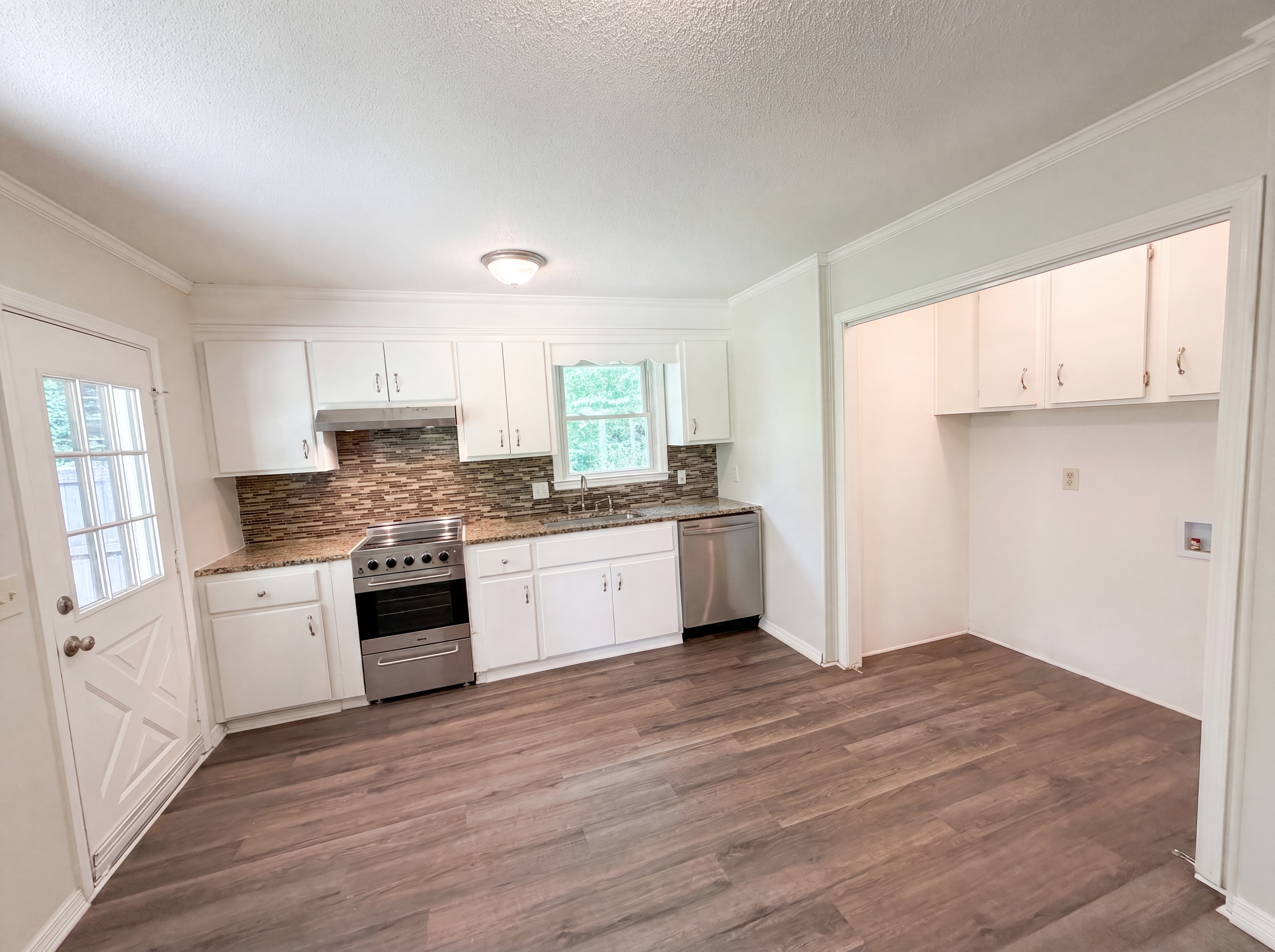 Photo 7 of 23 of 1328 Baffin Bay Rd, Columbia, SC