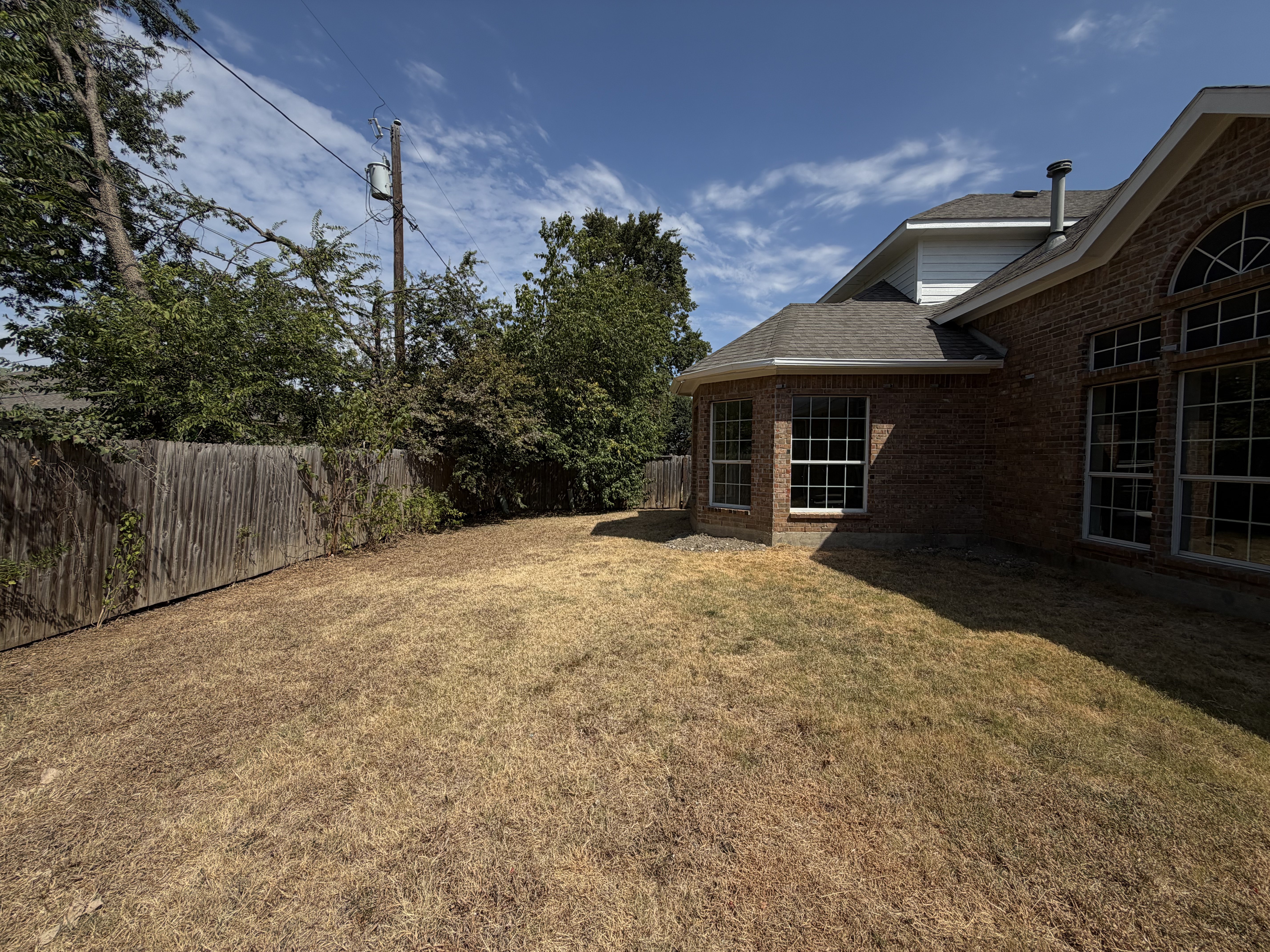 Photo 5 of 29 of 1803 High Meadow St, Glenn Heights, TX