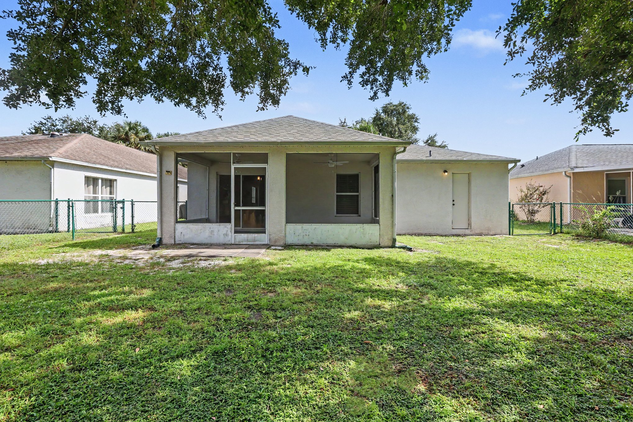 Photo 5 of 27 of 262 SW Panther Trce, Port Saint Lucie, FL