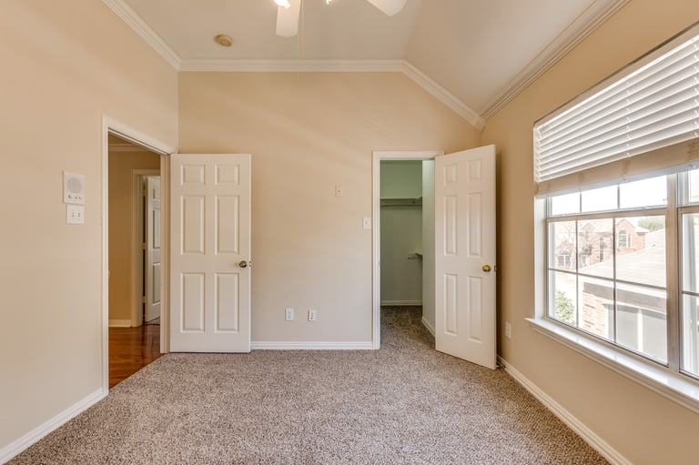 Photo 29 of 36 - 5700 Christy Ln, Haltom City, TX 76137
