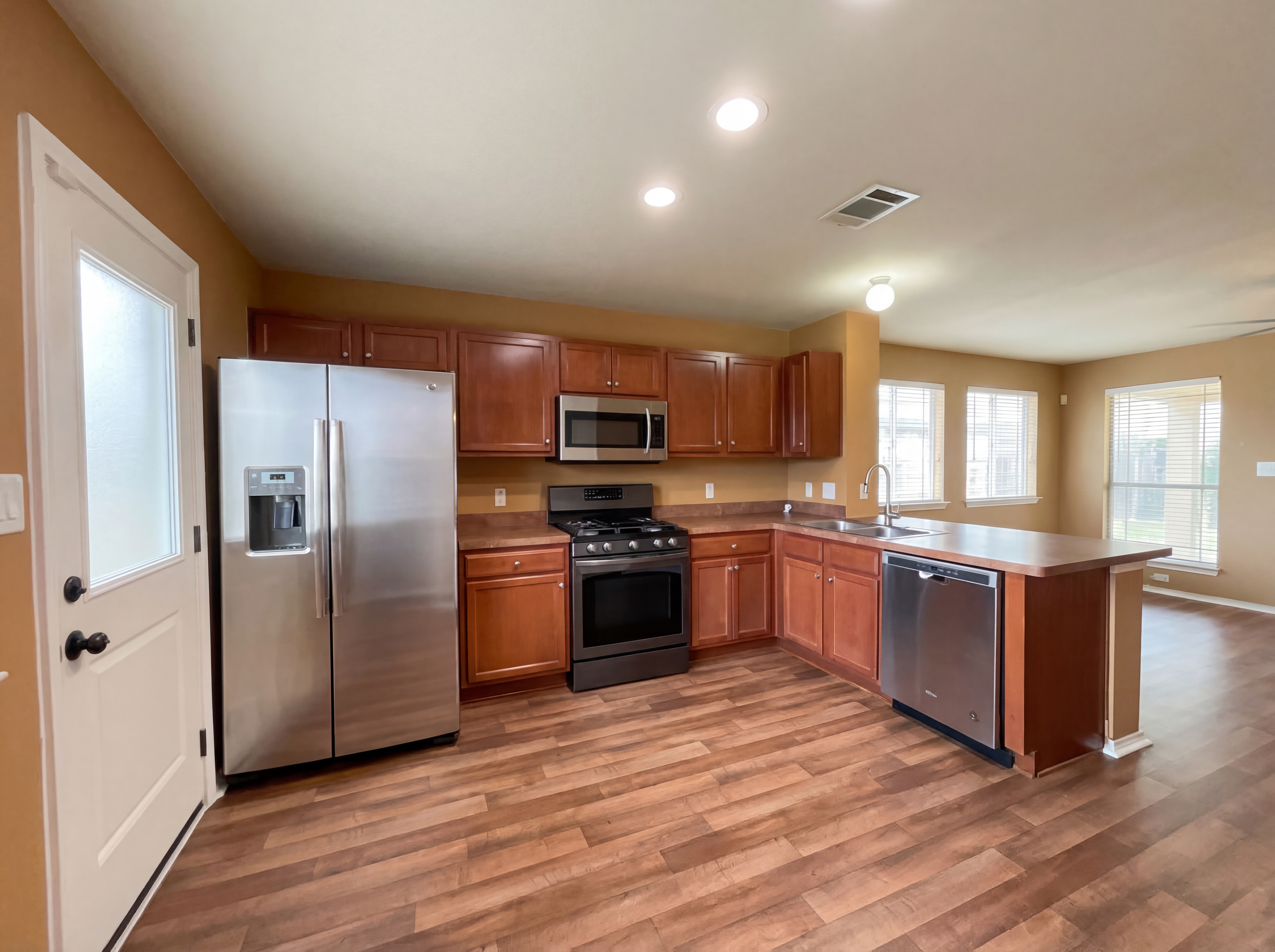 Photo 13 of 34 of 15102 Imes Ln, Austin, TX