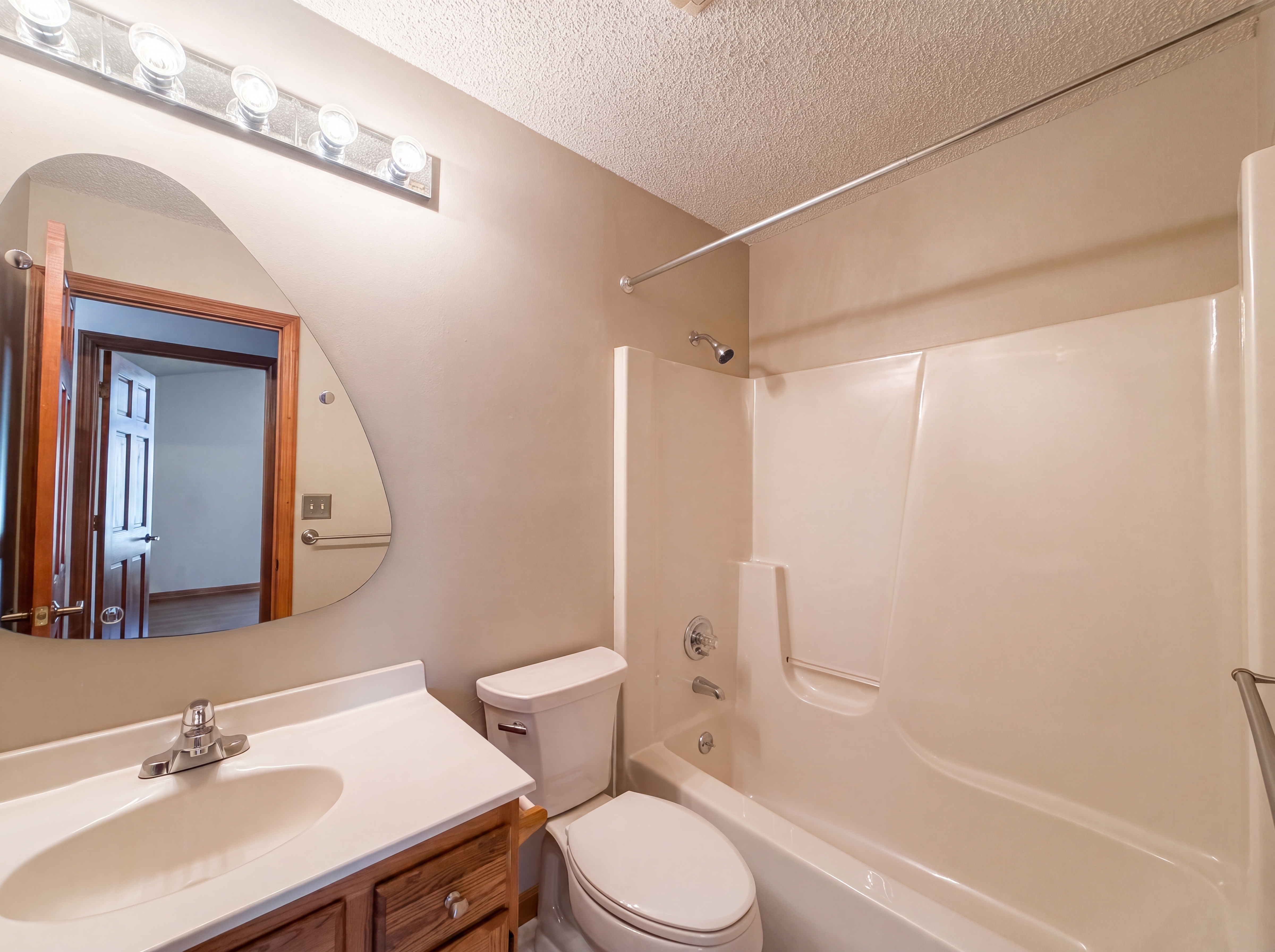 Photo 12 of 23 of 2129 Greenpine Dr, Cincinnati, OH