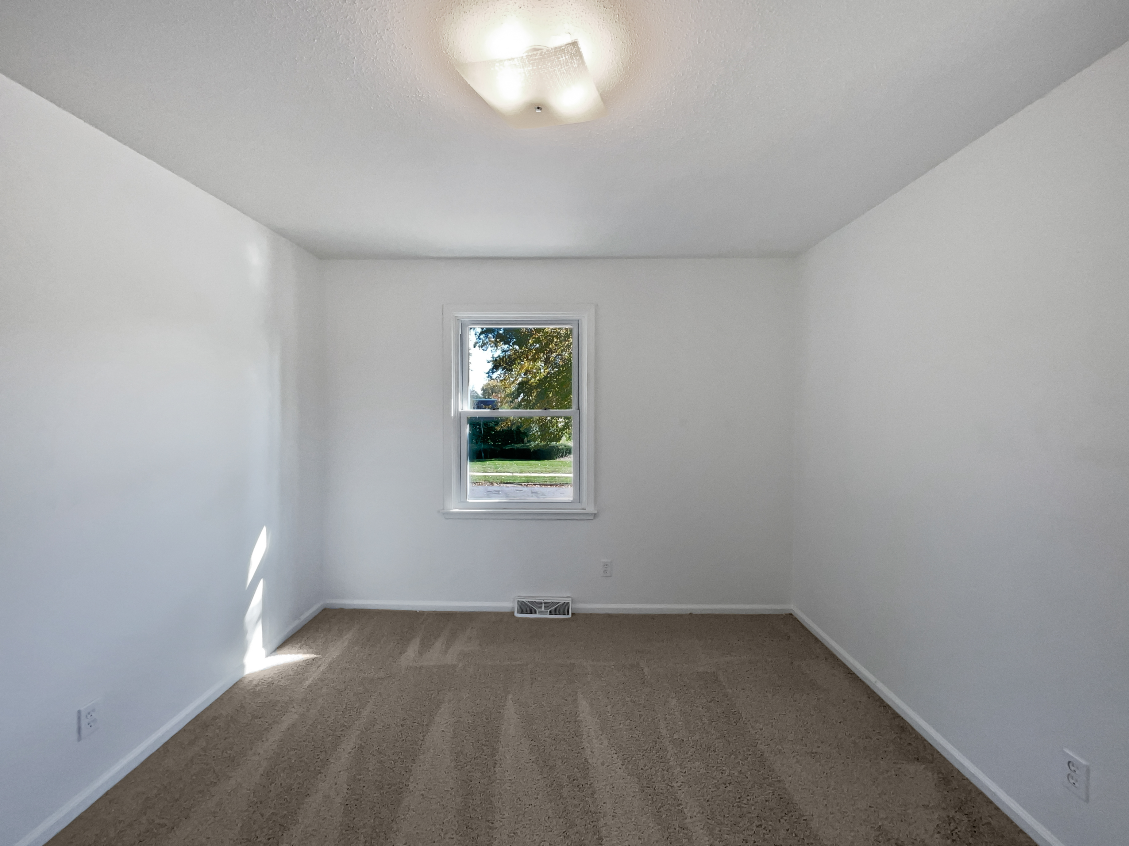 Photo 10 of 22 of 9432 Carter Dr, Overland Park, KS