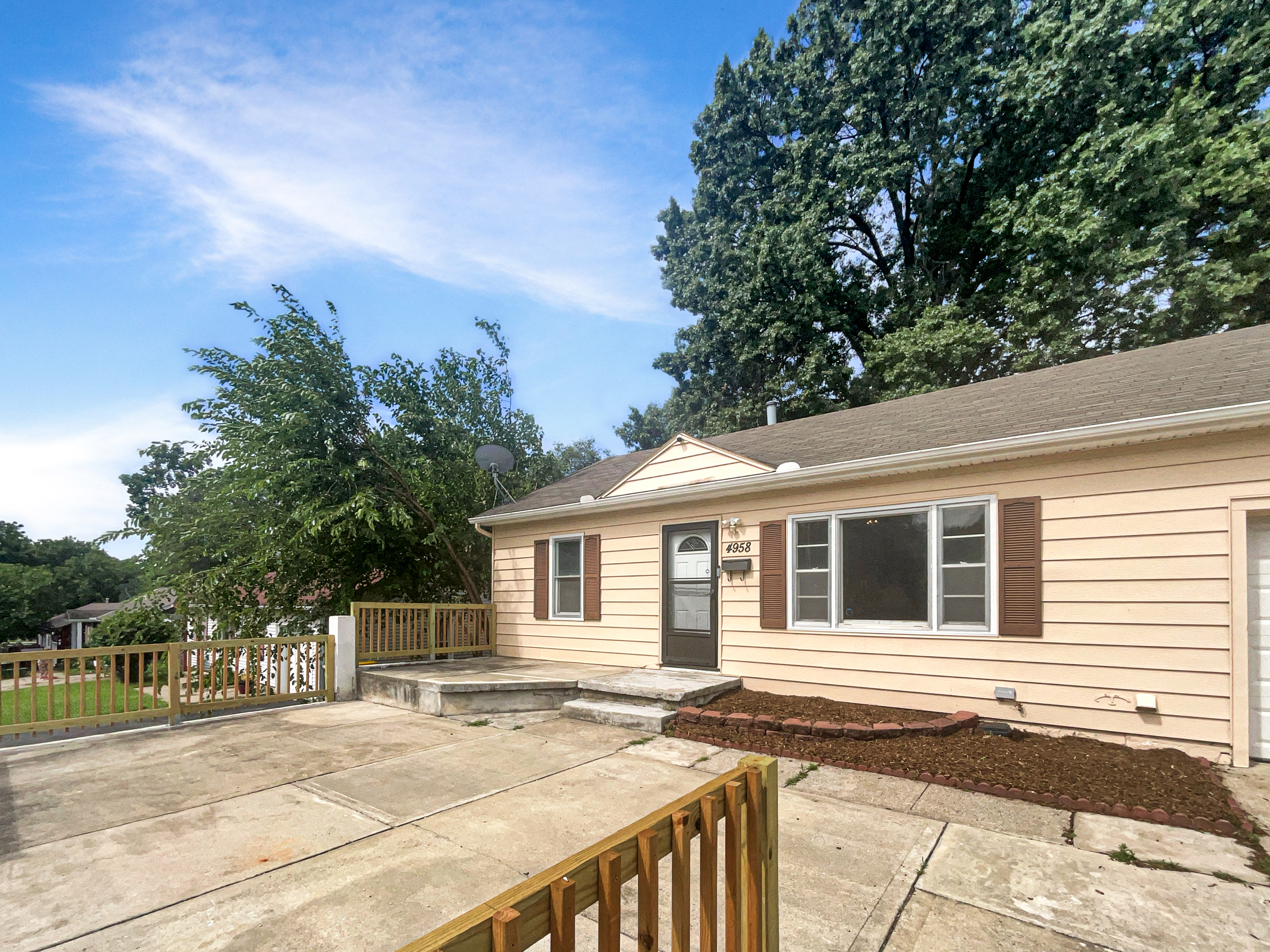 Photo 22 of 24 of 4958 N Lister Ave, Kansas City, MO
