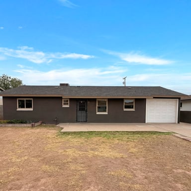 Property photo 1 of 1331 E Elton Ave