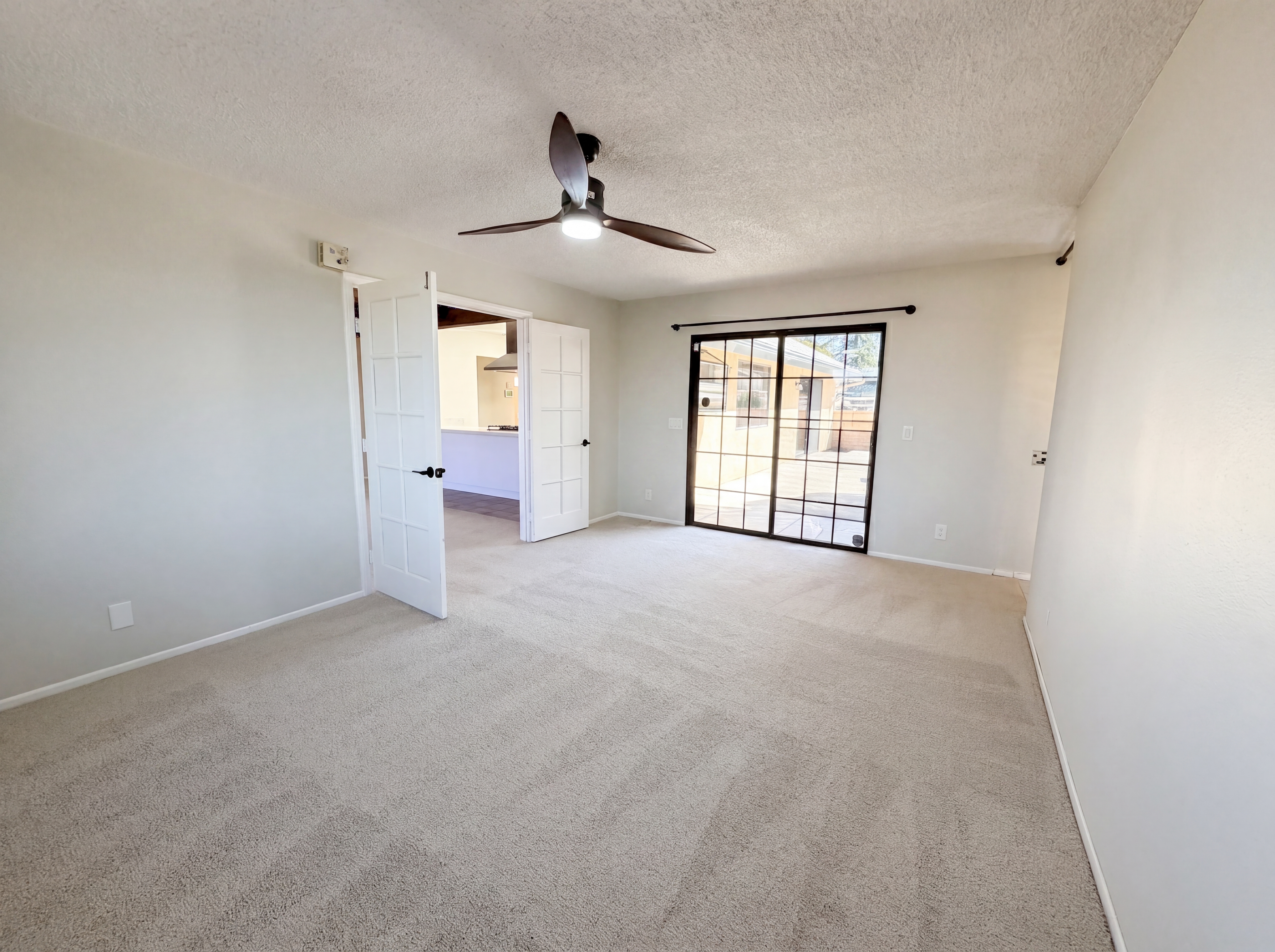 Photo 4 of 29 of 15852 Mandan Rd, Apple Valley, CA