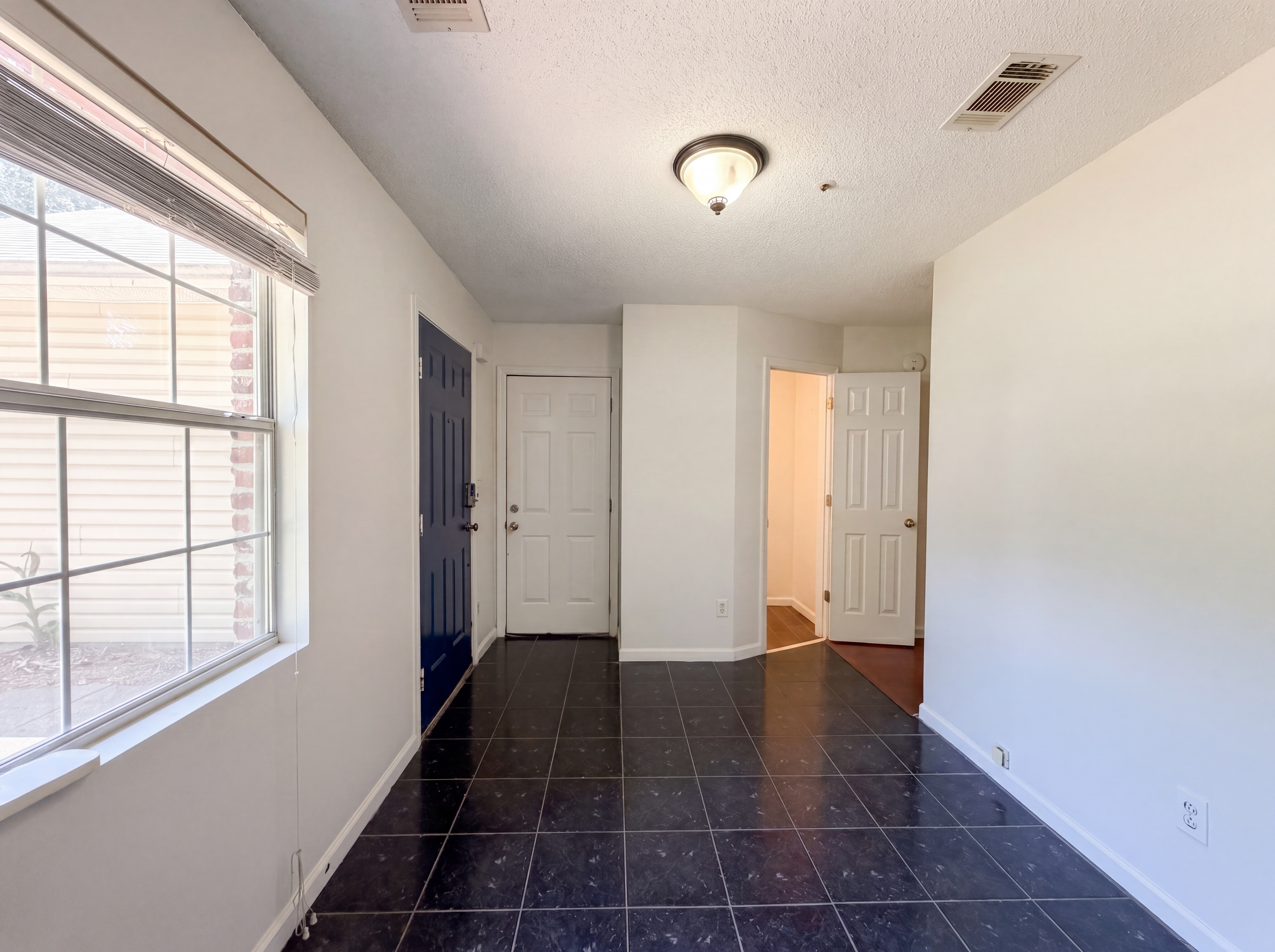 Photo 11 of 27 of 3753 Soapstone Rd, Decatur, GA