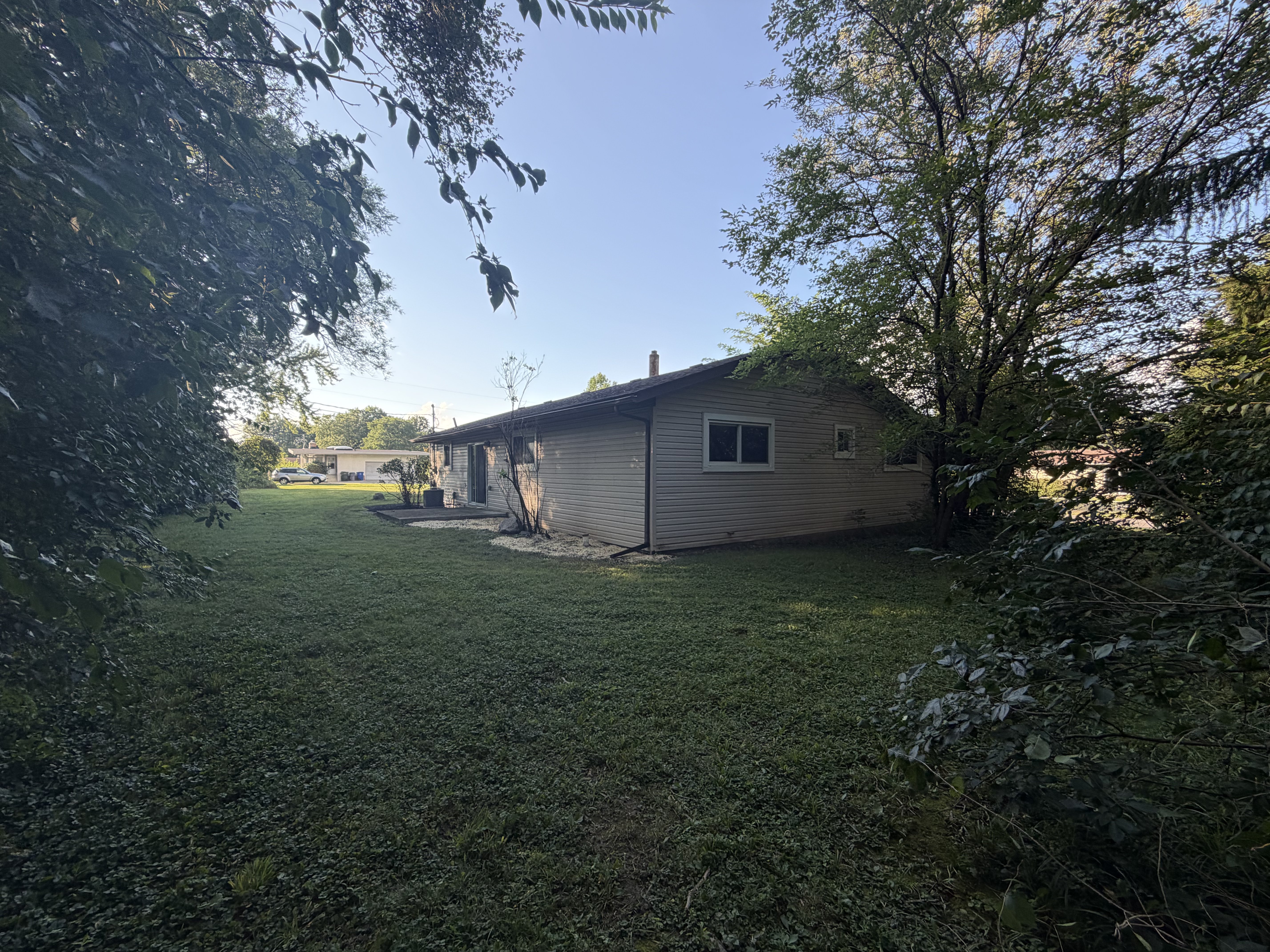 Photo 10 of 36 of 725 Lawson Dr, Westerville, OH