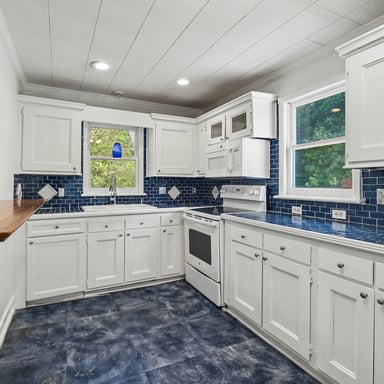 Property photo 2 of 1402 1st Avenue Pl NW