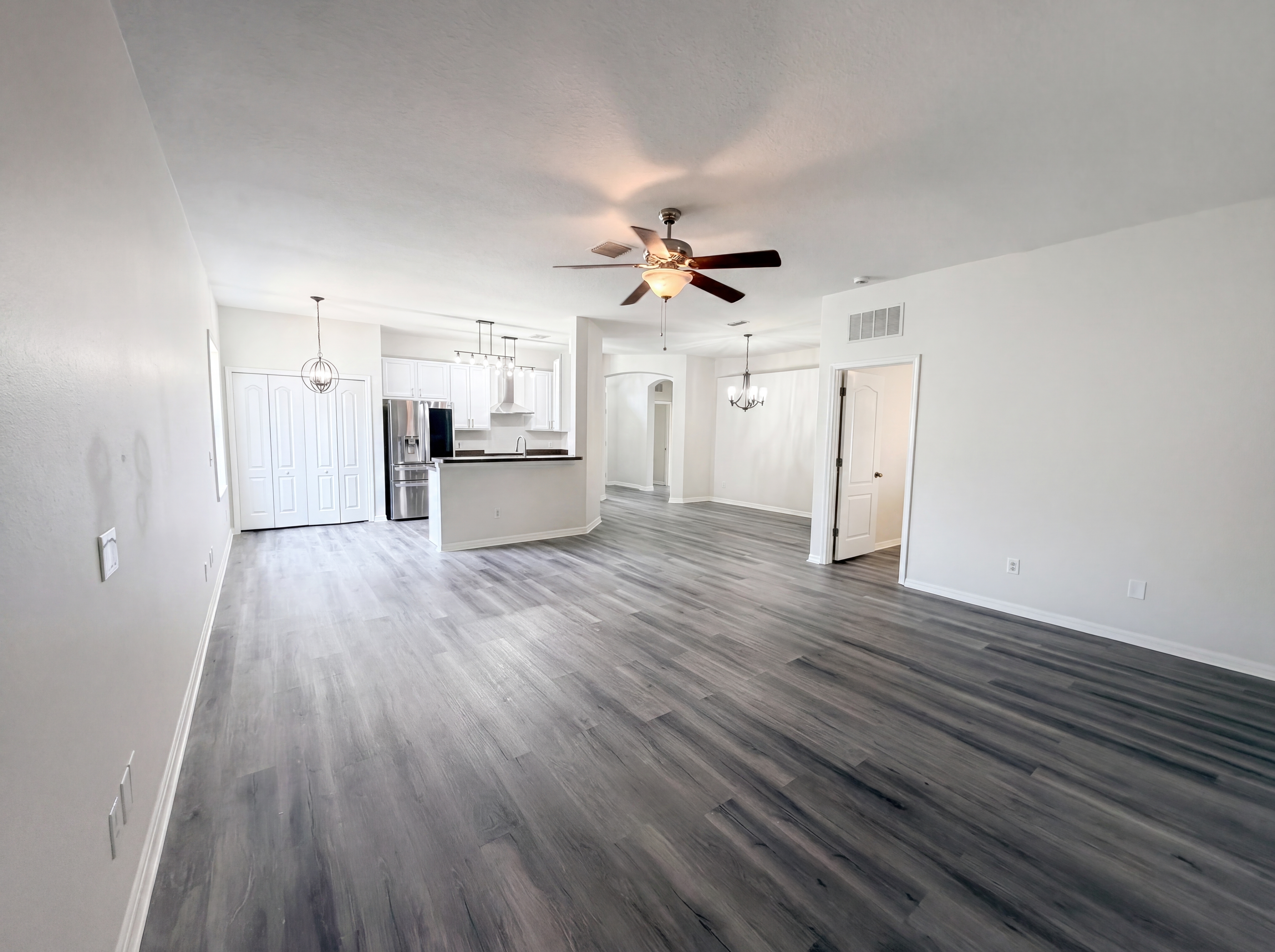 Photo 10 of 20 of 3408 Grove Blossom Ln, Plant City, FL