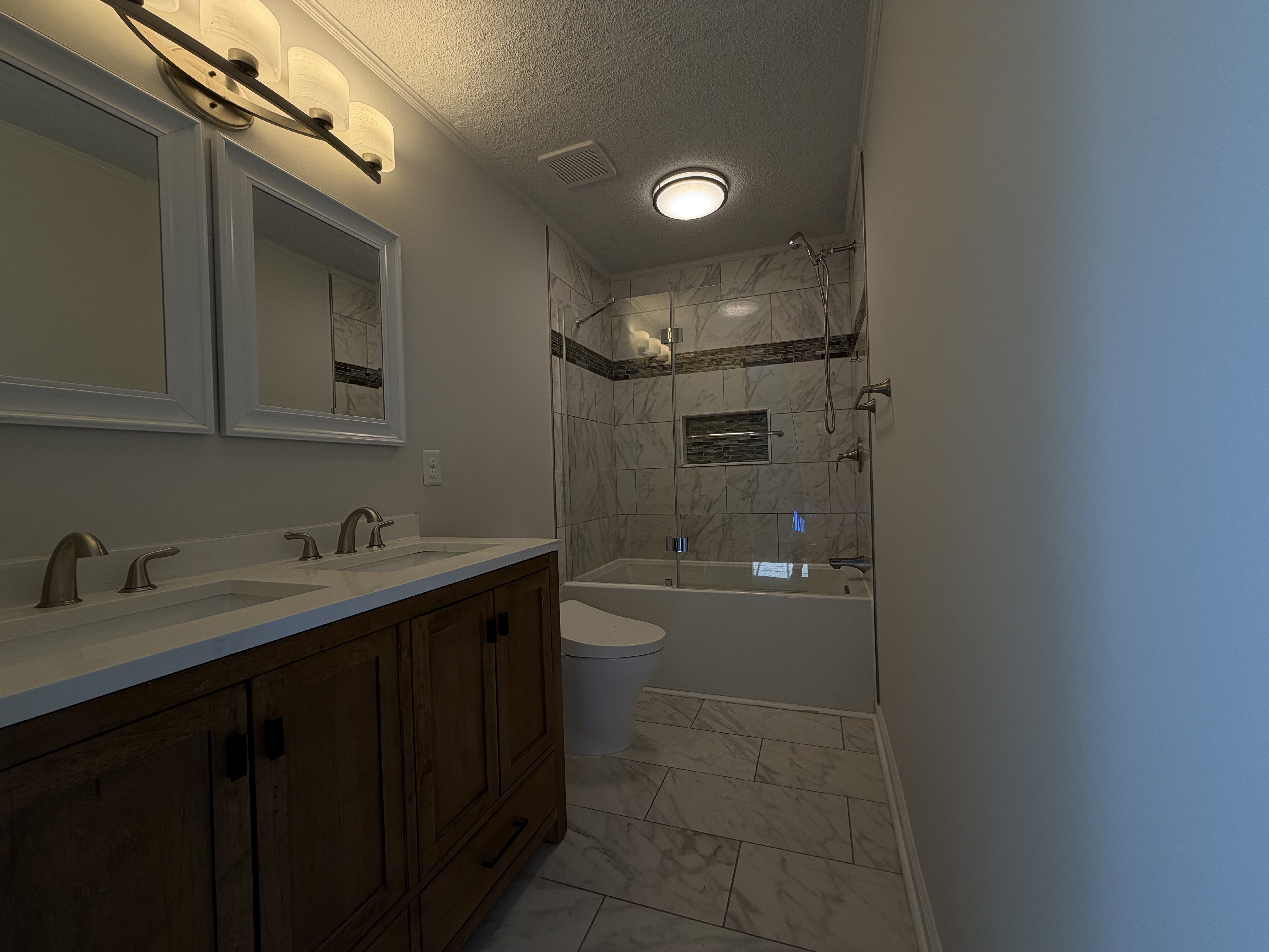 Photo 9 of 16 of 3311 Woodmere Ct, Hope Mills, NC