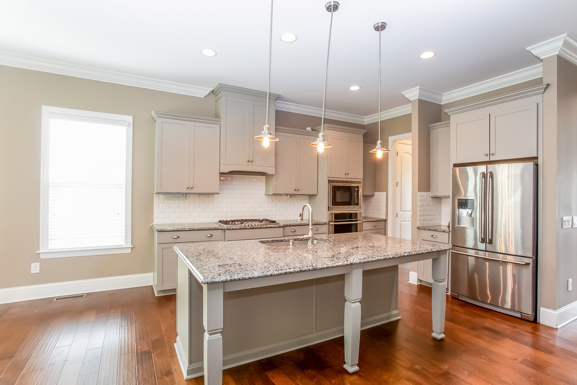 Photo 4 of 37 of 205 N Centurion Ln, Mount Holly, NC