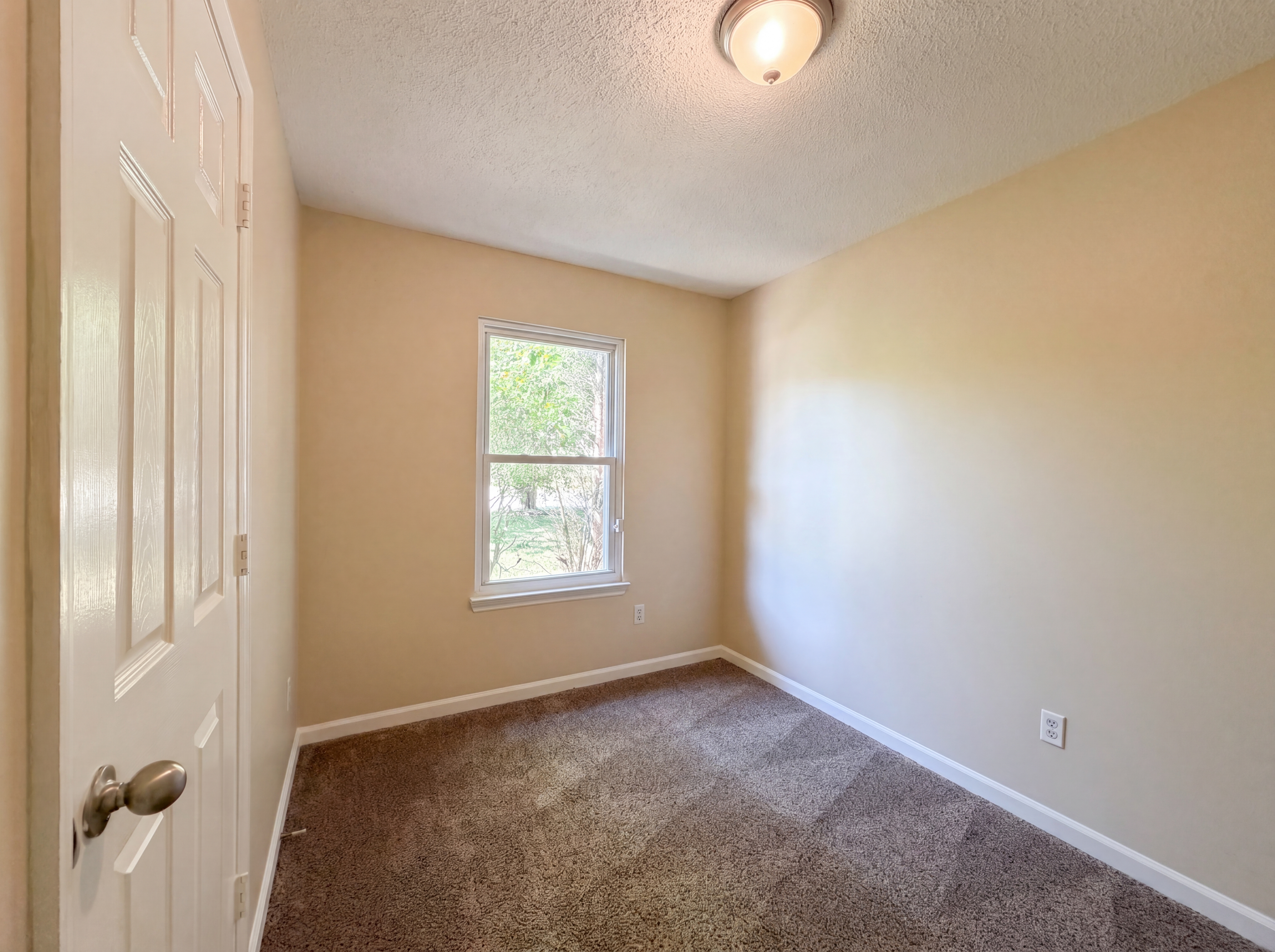 Photo 11 of 17 of 104 Frontier Ln, La Vergne, TN