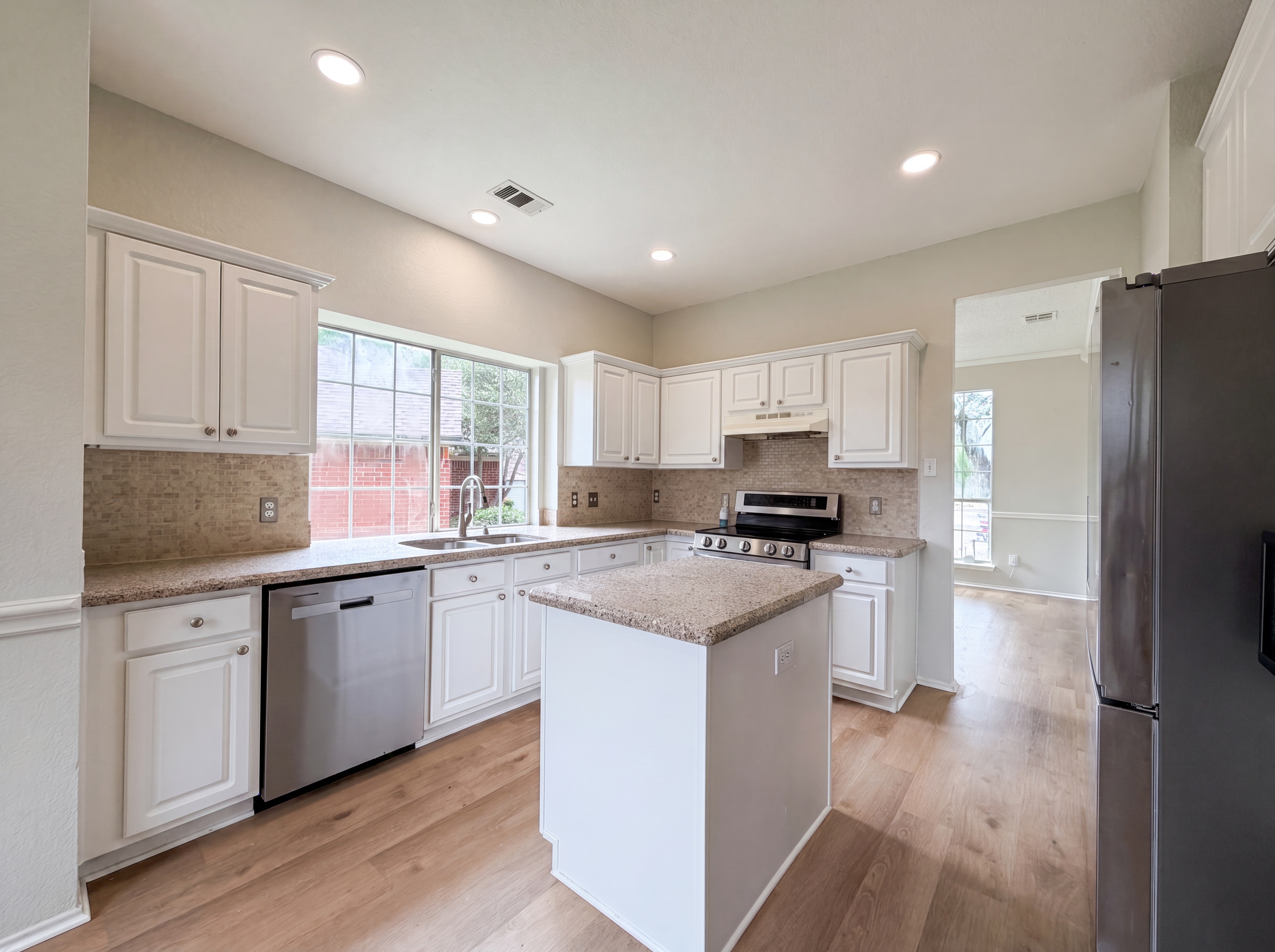 Photo 2 of 31 of 2404 Katina Dr, Flower Mound, TX