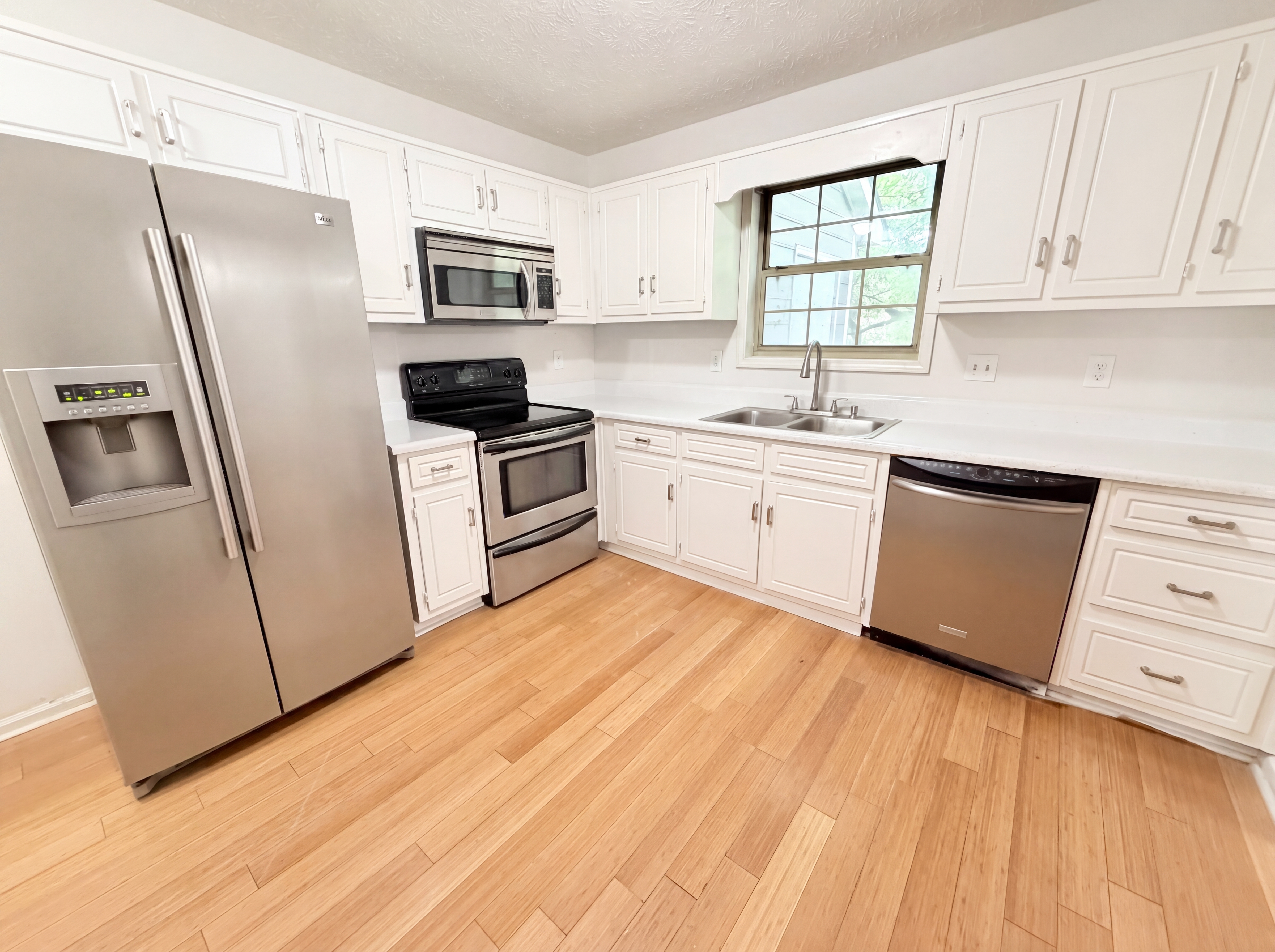 Photo 9 of 23 of 4558 Coopers Creek Pl SE, Smyrna, GA