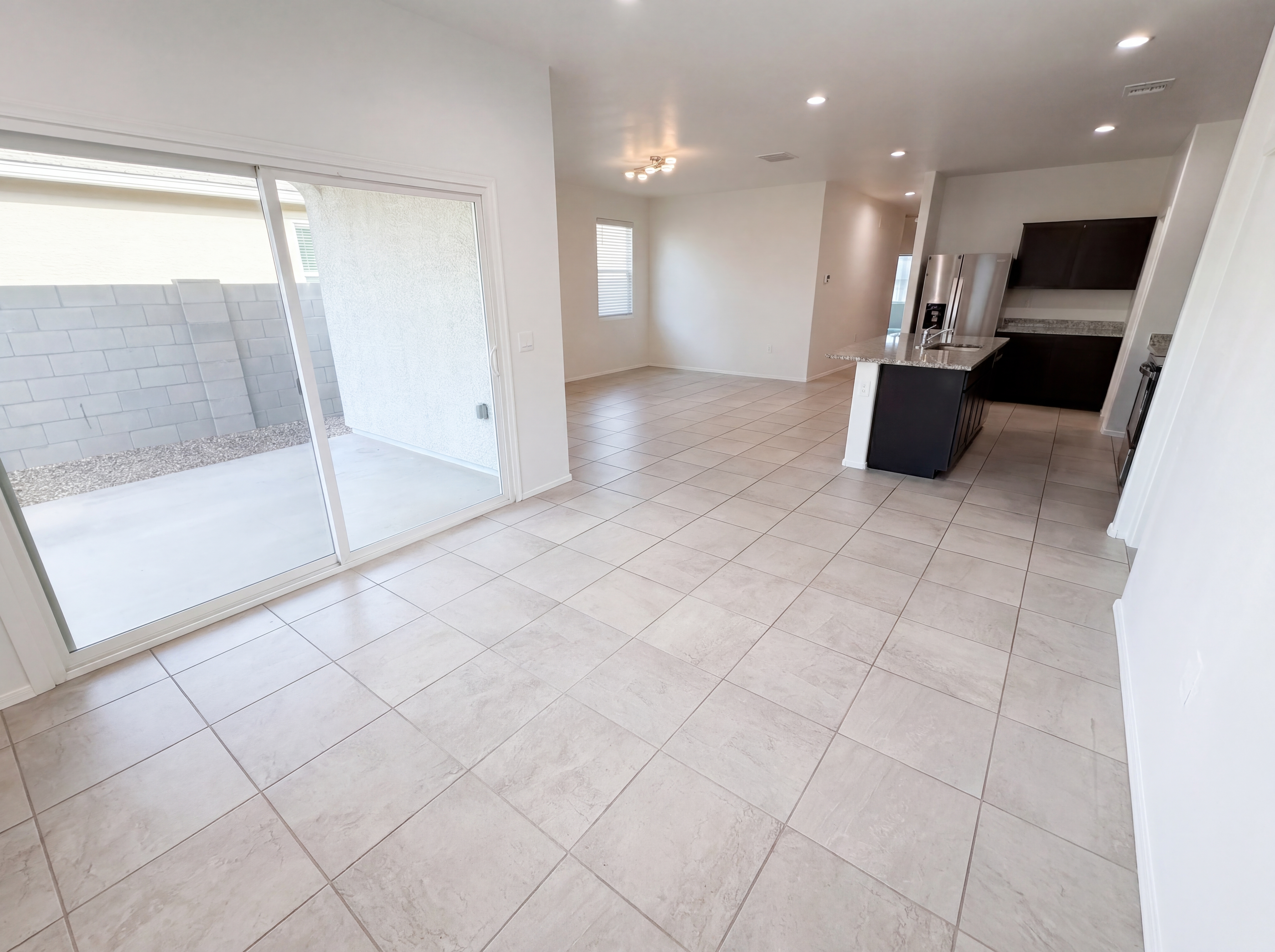 Photo 9 of 20 of 18616 W Desert Hollow Dr, Wittmann, AZ