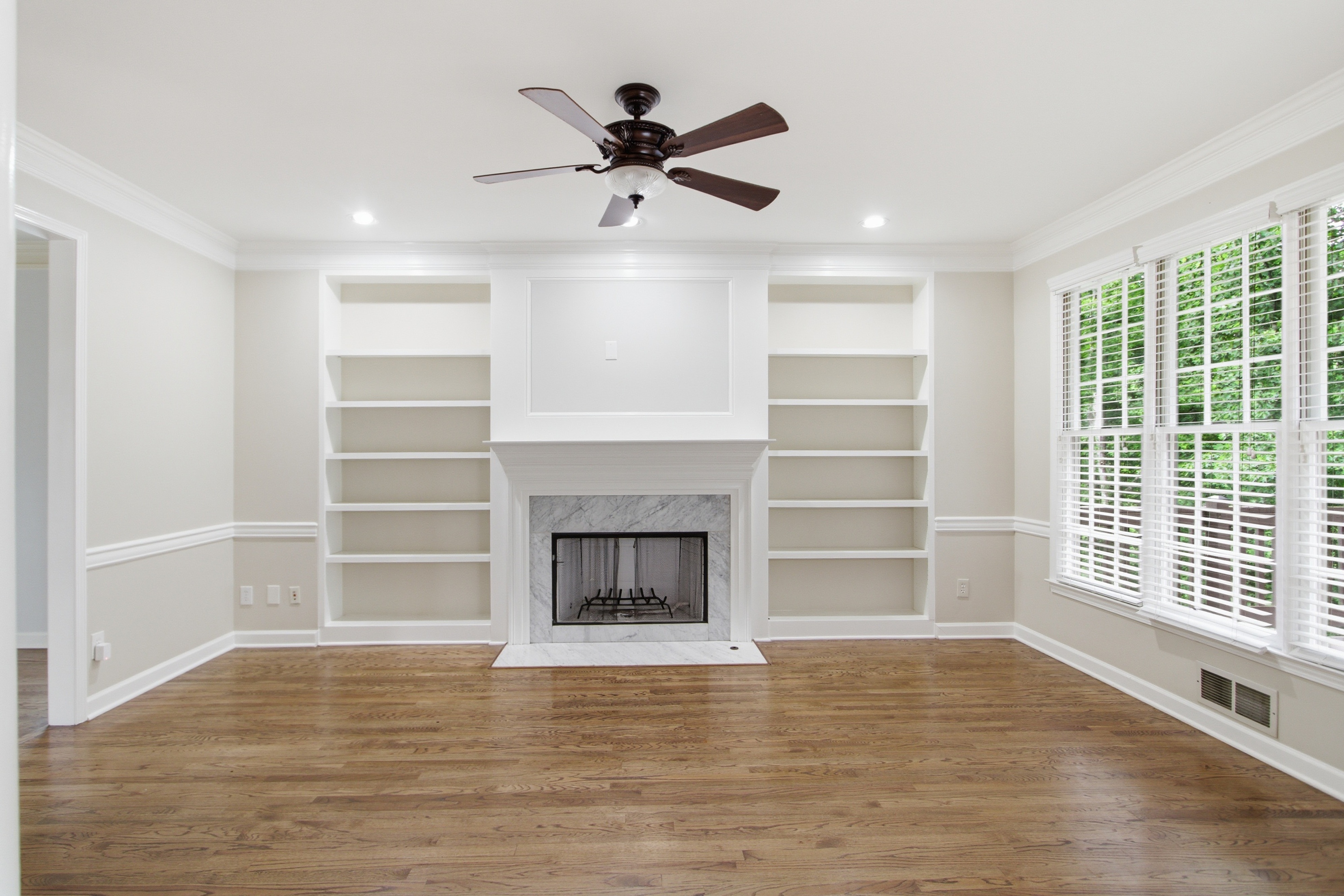 Photo 3 of 47 of 11715 Dunhill Place Dr, Johns Creek, GA