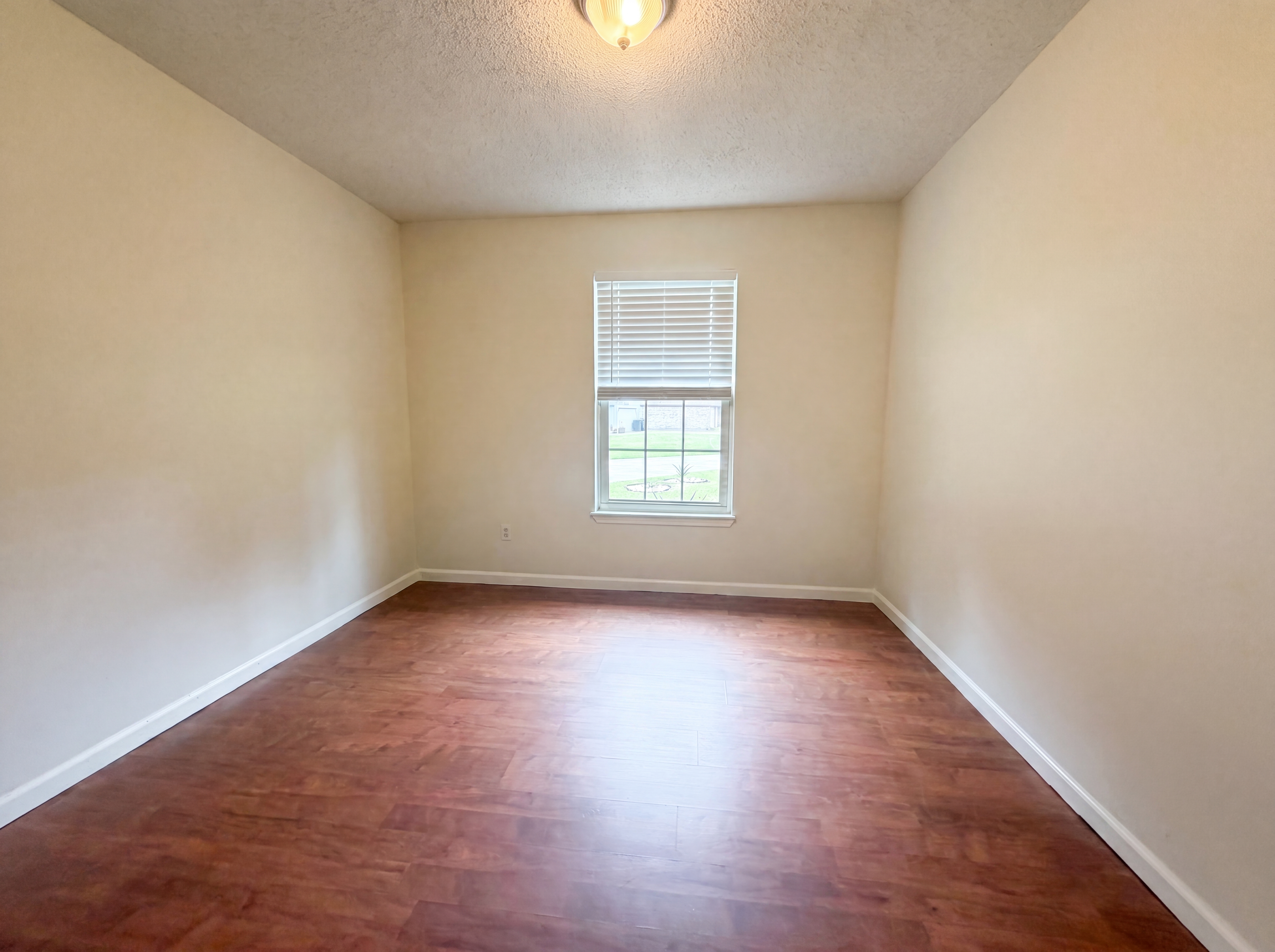 Photo 18 of 22 of 841 Chalmet Ln, Jacksonville, FL