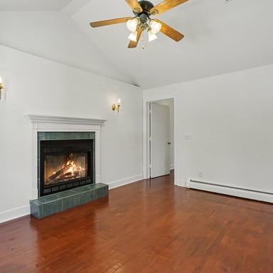 Property photo 3 of 169 Montview Cir