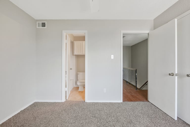 Photo 19 of 25 - 7317 Kingswood Cir, Fort Worth, TX 76133
