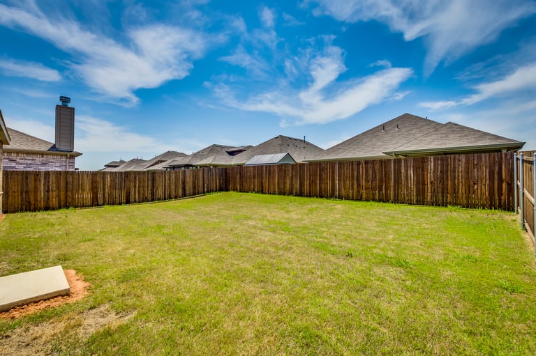 Photo 27 of 27 - 1104 Rivers Creek Ln, Little Elm, TX 75068