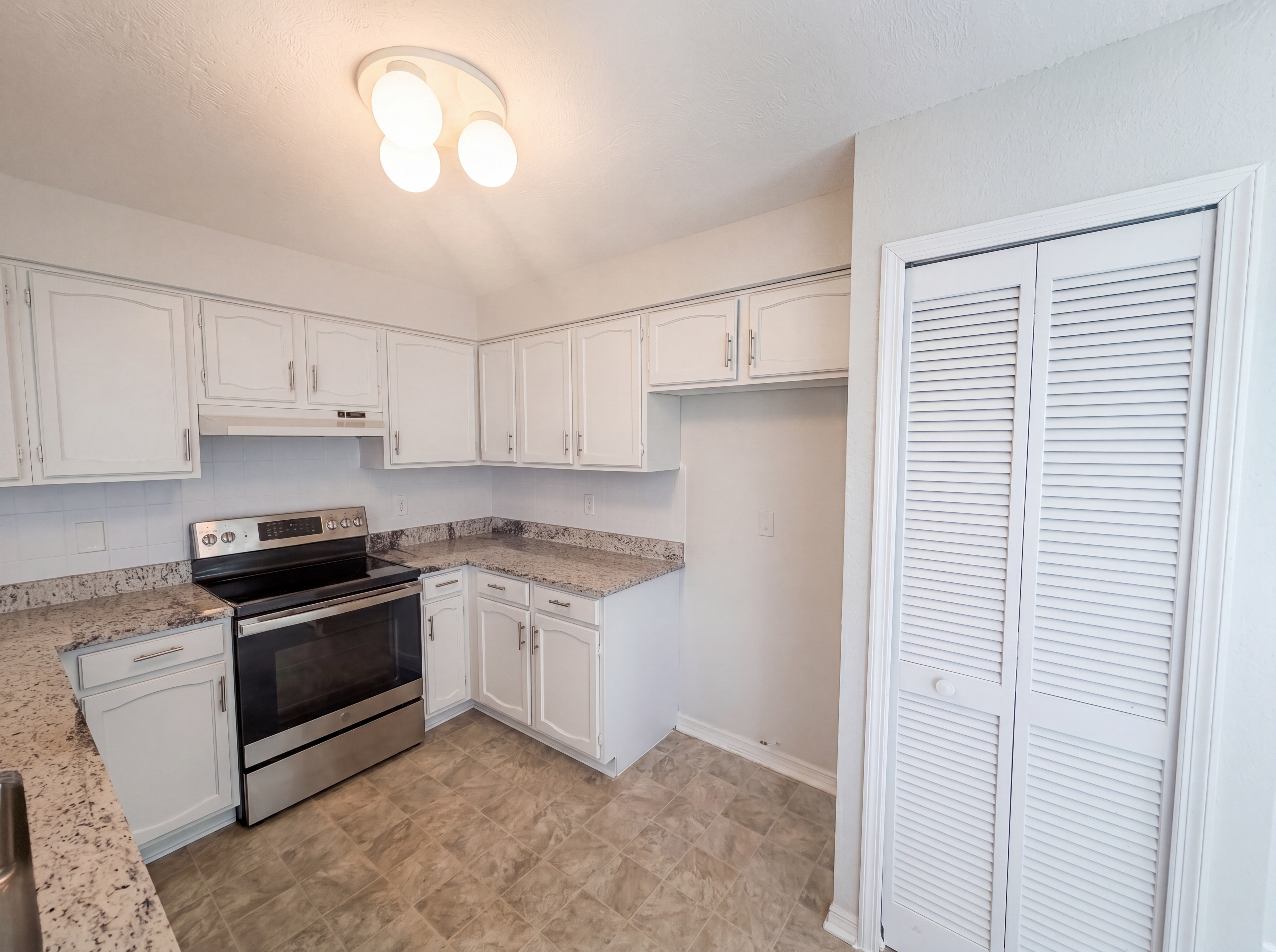 Photo 18 of 23 of 5134 Quintilis St, Spring Hill, FL