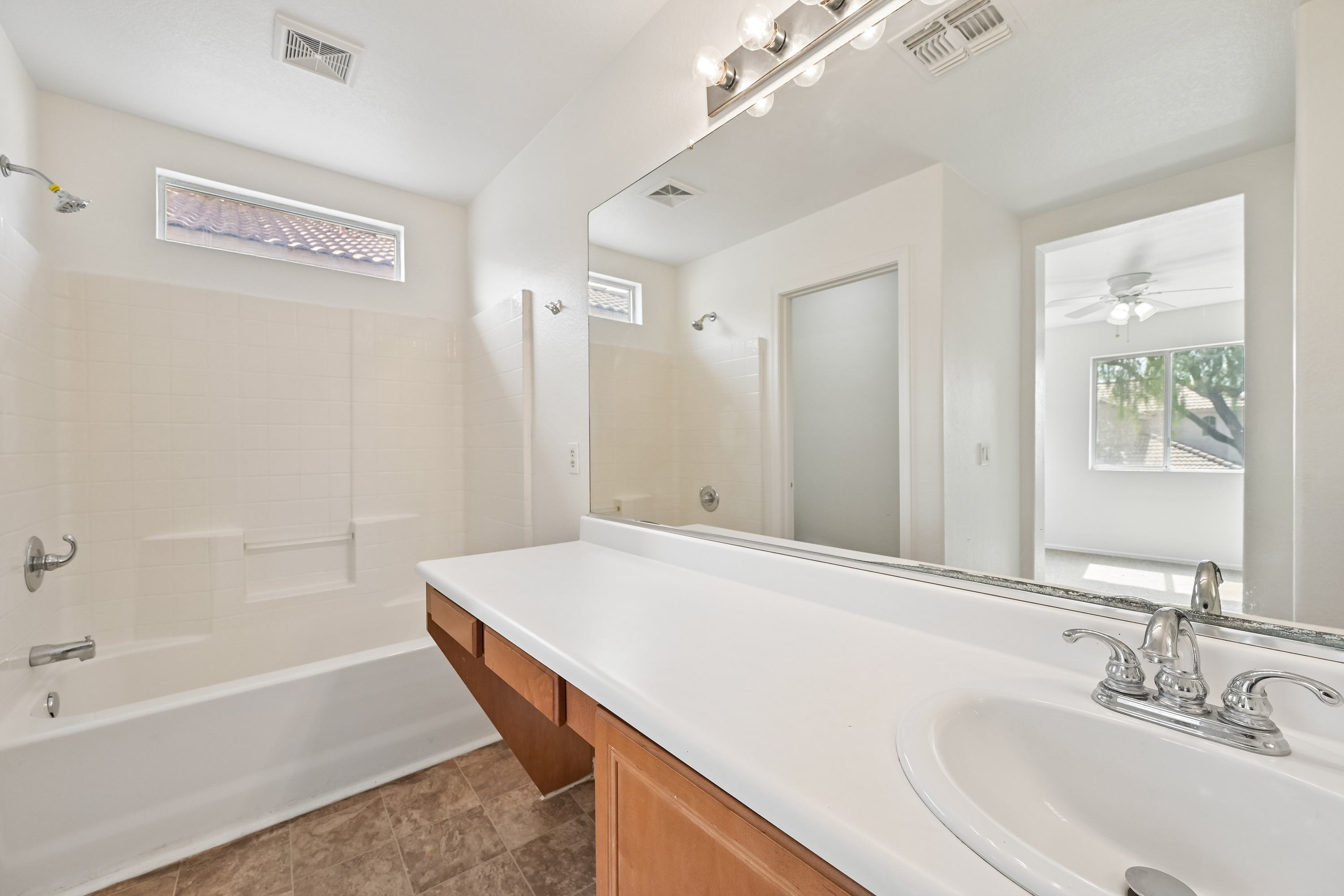 Photo 23 of 50 of 1515 E Bloch Rd, Phoenix, AZ