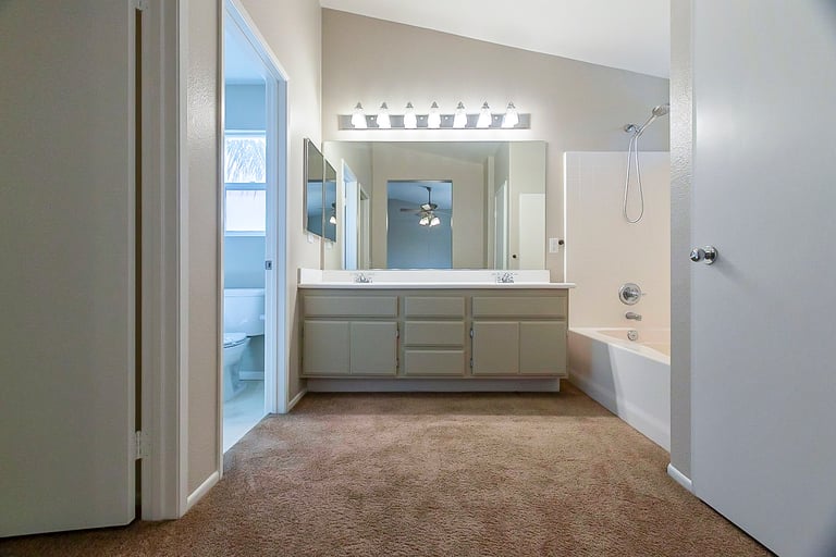 Photo 6 of 27 - 4288 Suffolk St, Jurupa Valley, CA 92509