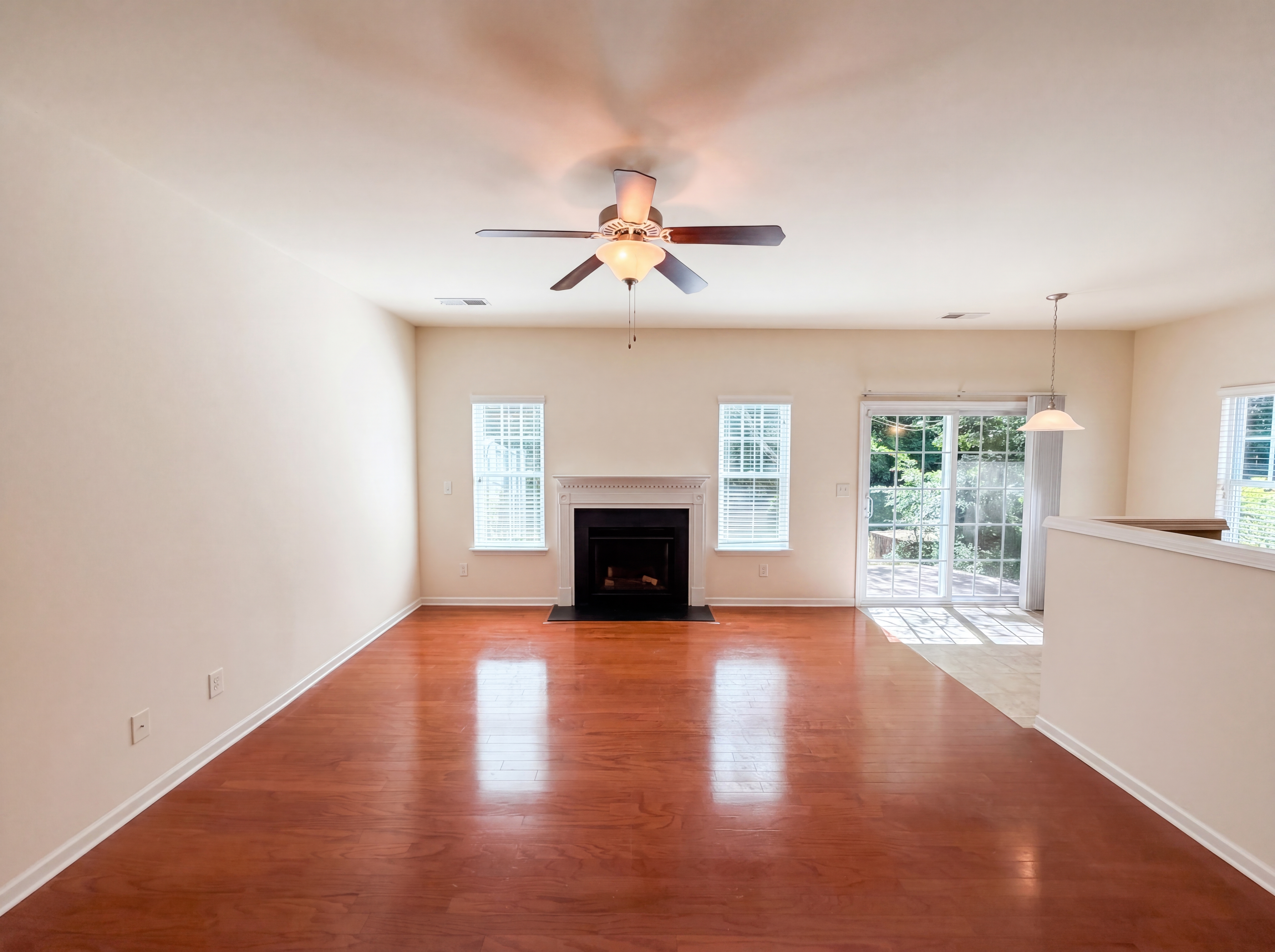 Photo 3 of 19 of 13809 Singleleaf Ln, Charlotte, NC