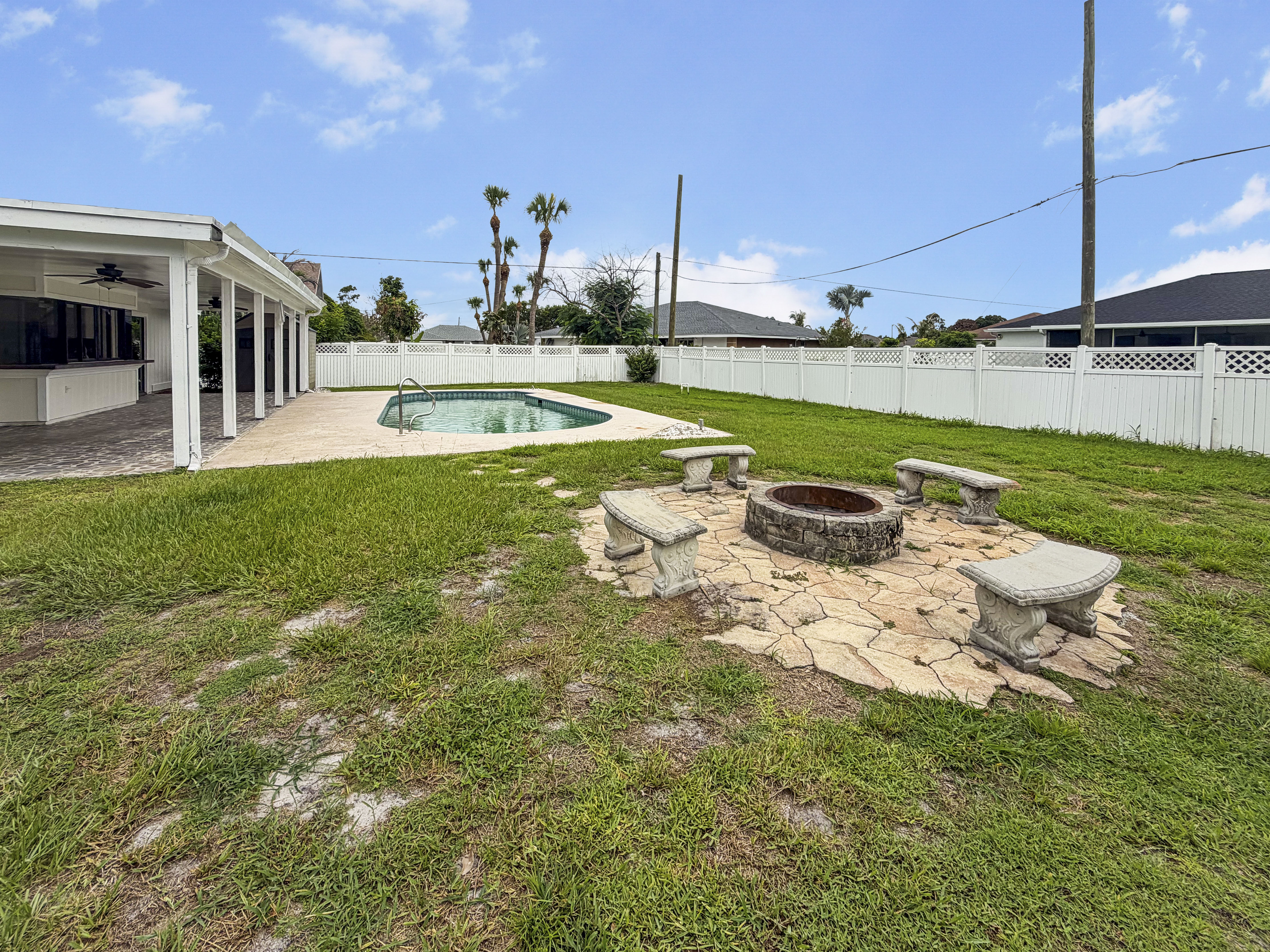 Photo 34 of 38 of 2305 SW Fern Cir, Port Saint Lucie, FL