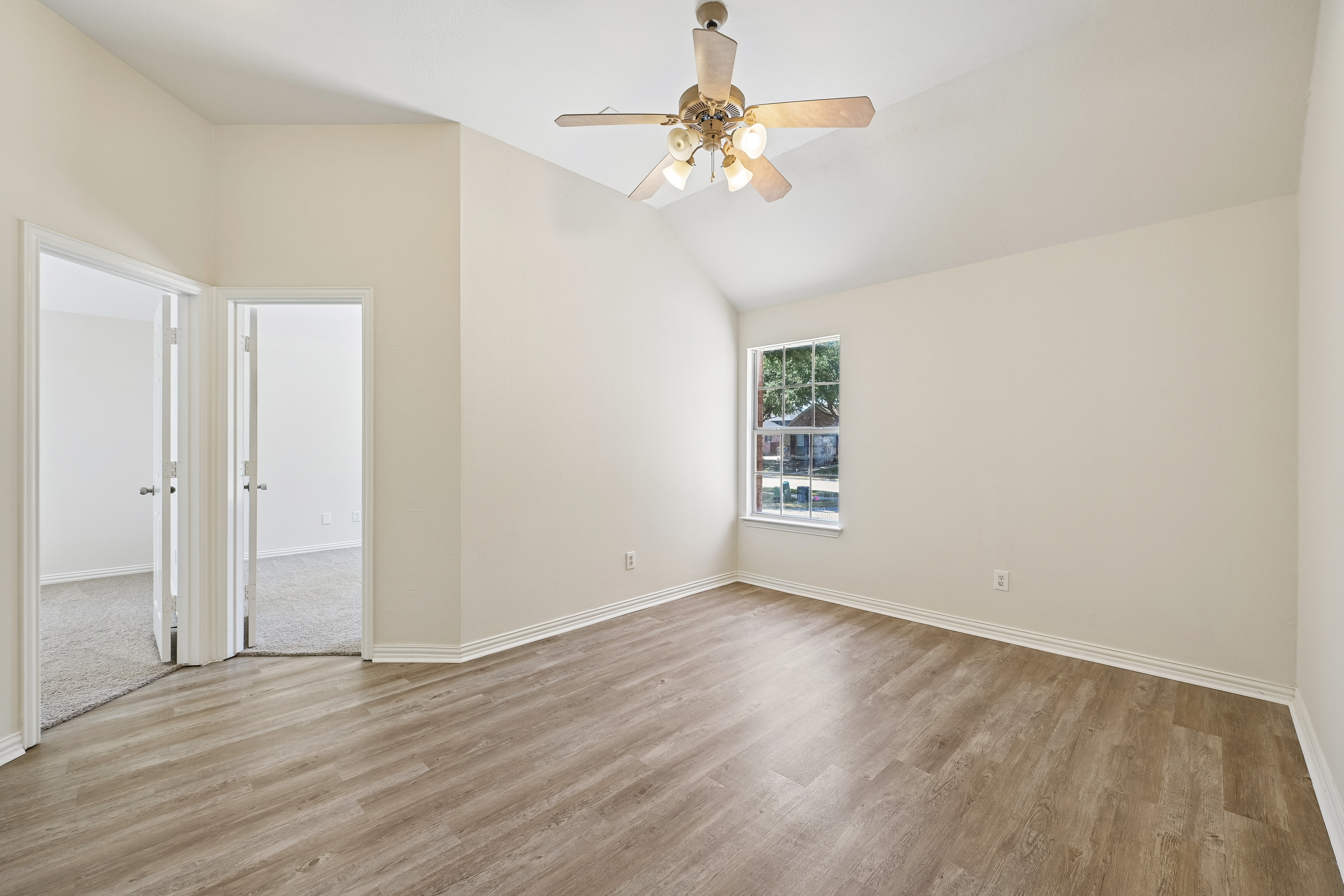 Photo 24 of 35 of 1009 Spinnaker Dr, Forney, TX