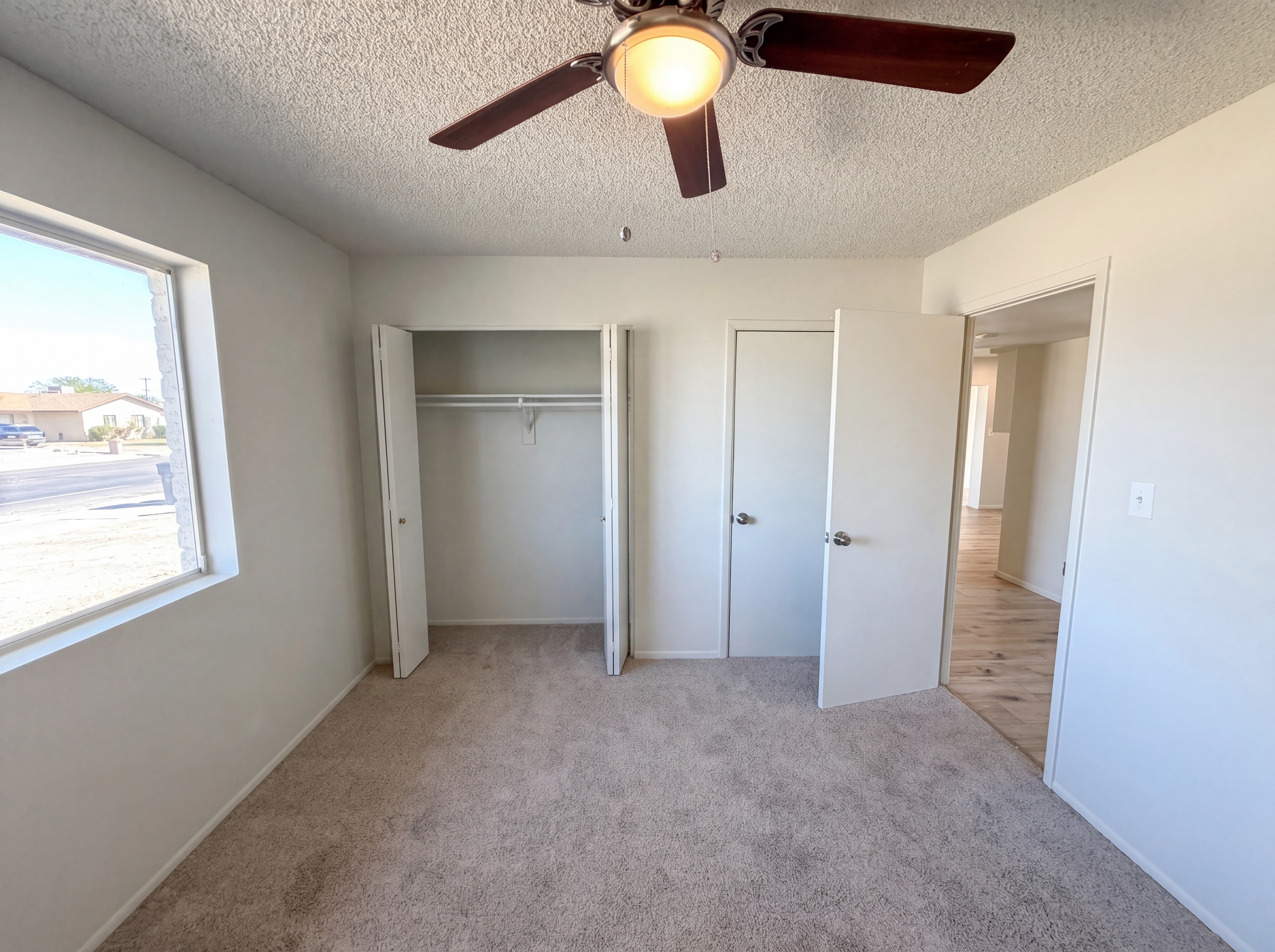 Photo 4 of 24 of 14621 N 31st Ave, Phoenix, AZ