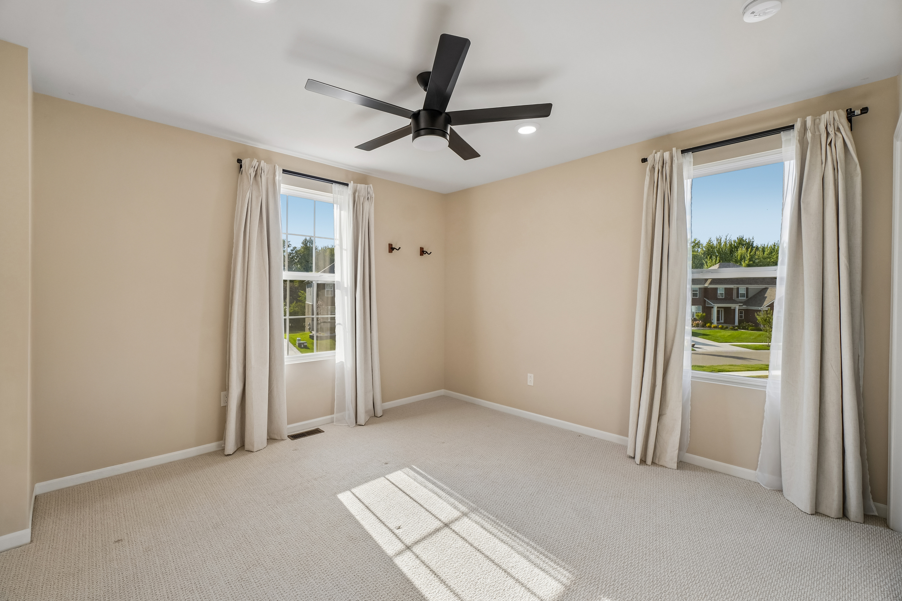 Photo 39 of 61 of 20942 Torbay Dr, Northville, MI