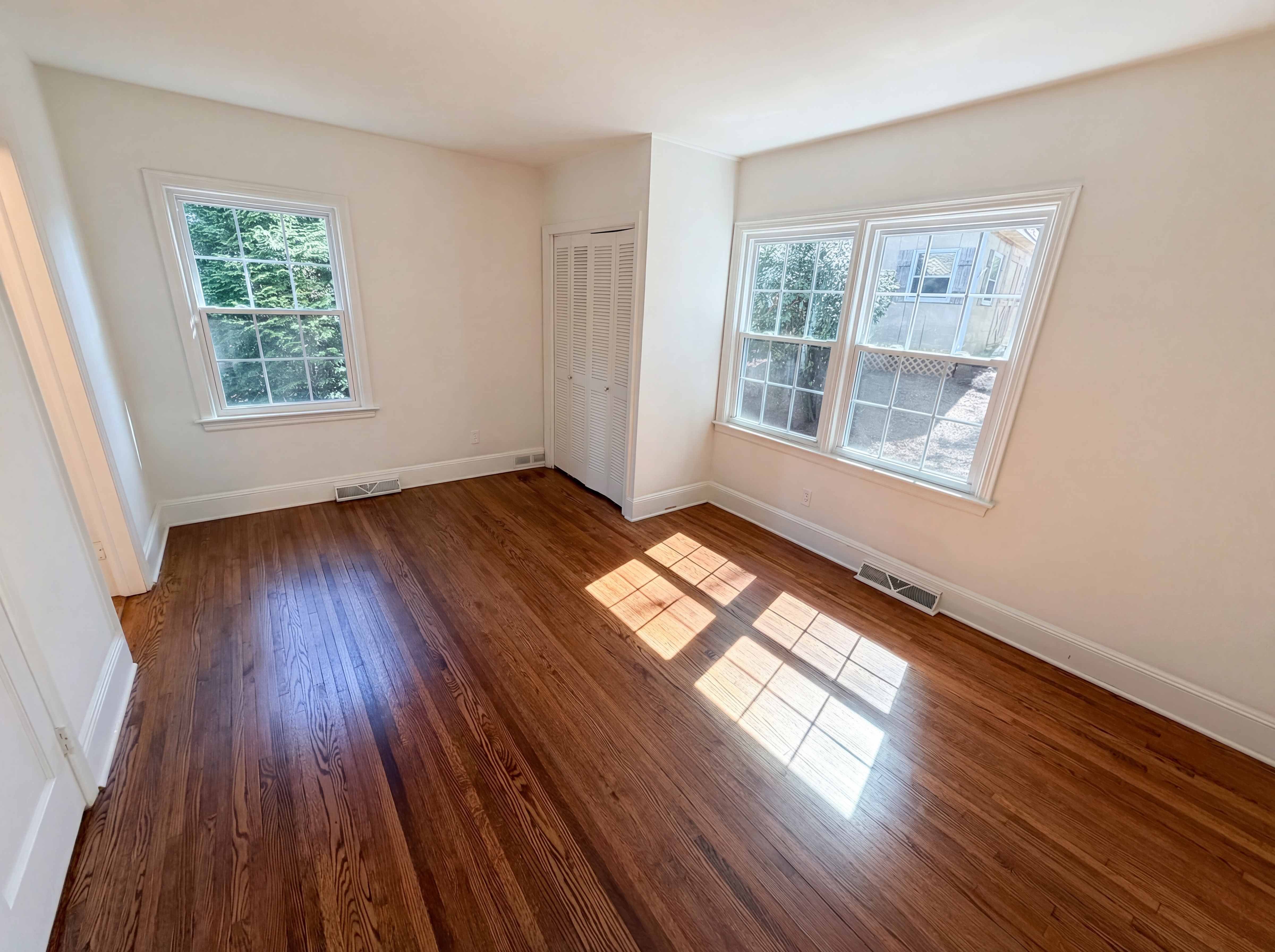 Photo 17 of 32 of 4467 Woodlark Ln, Charlotte, NC