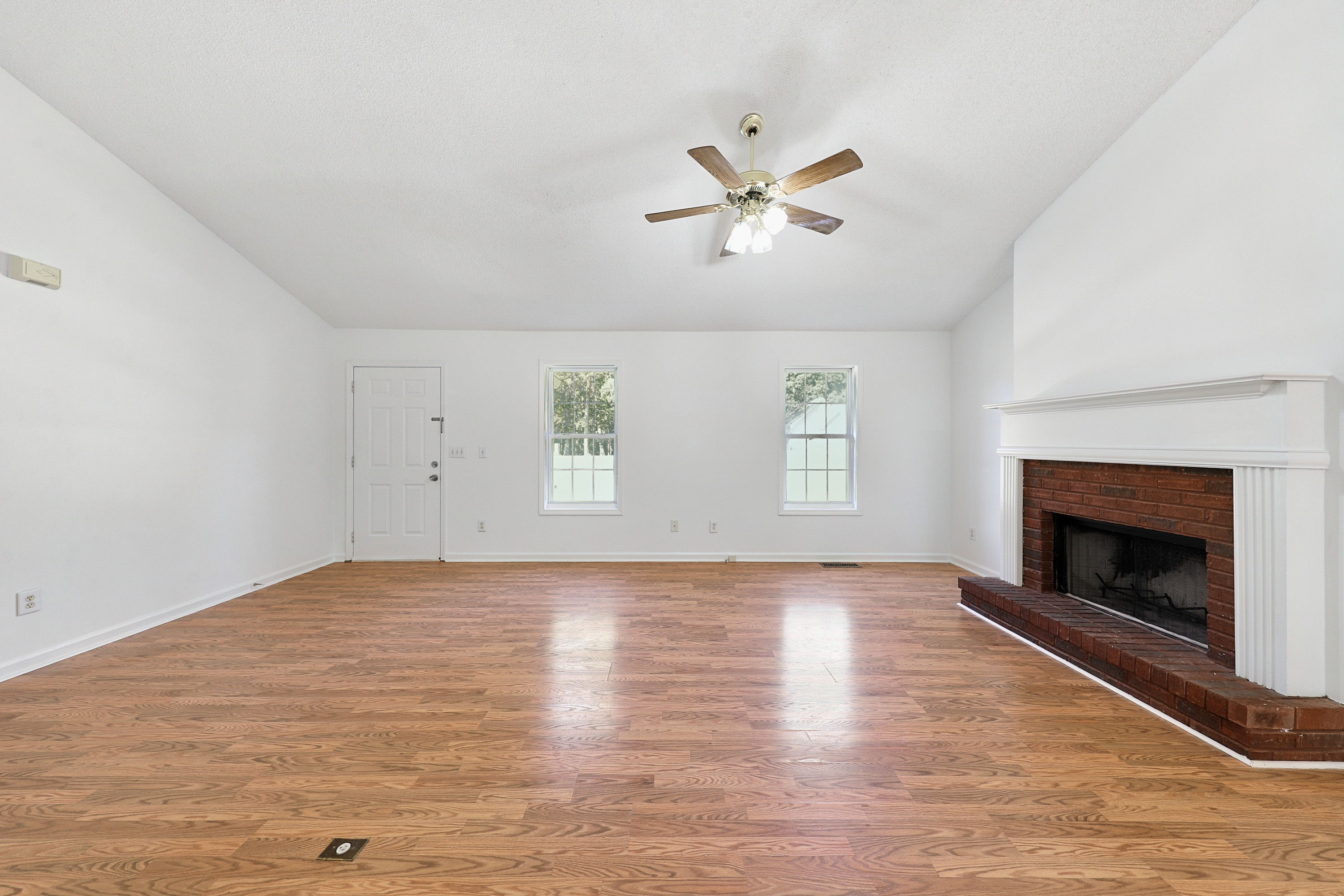 Photo 3 of 24 of 4942 Alpine Ct, Winston, GA
