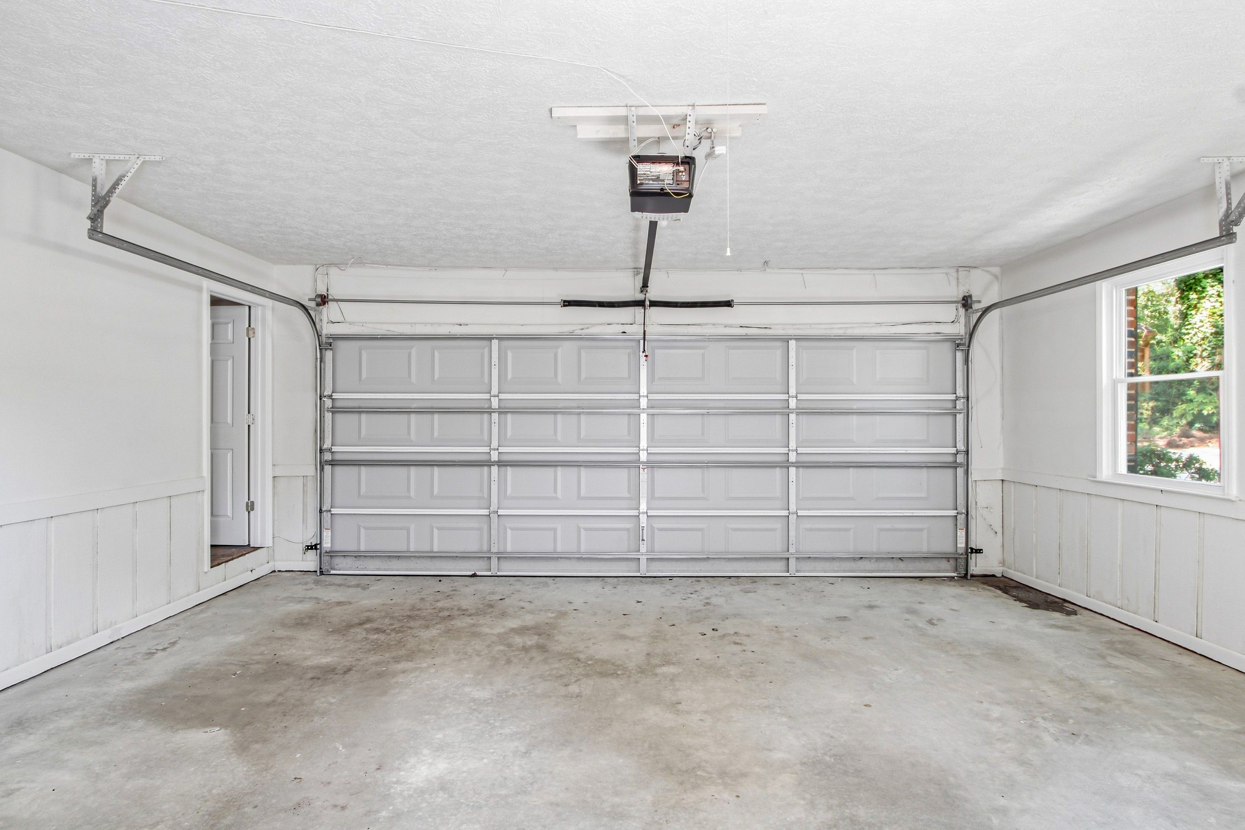 Photo 36 of 45 of 2215 Angela Dr SW, Lilburn, GA